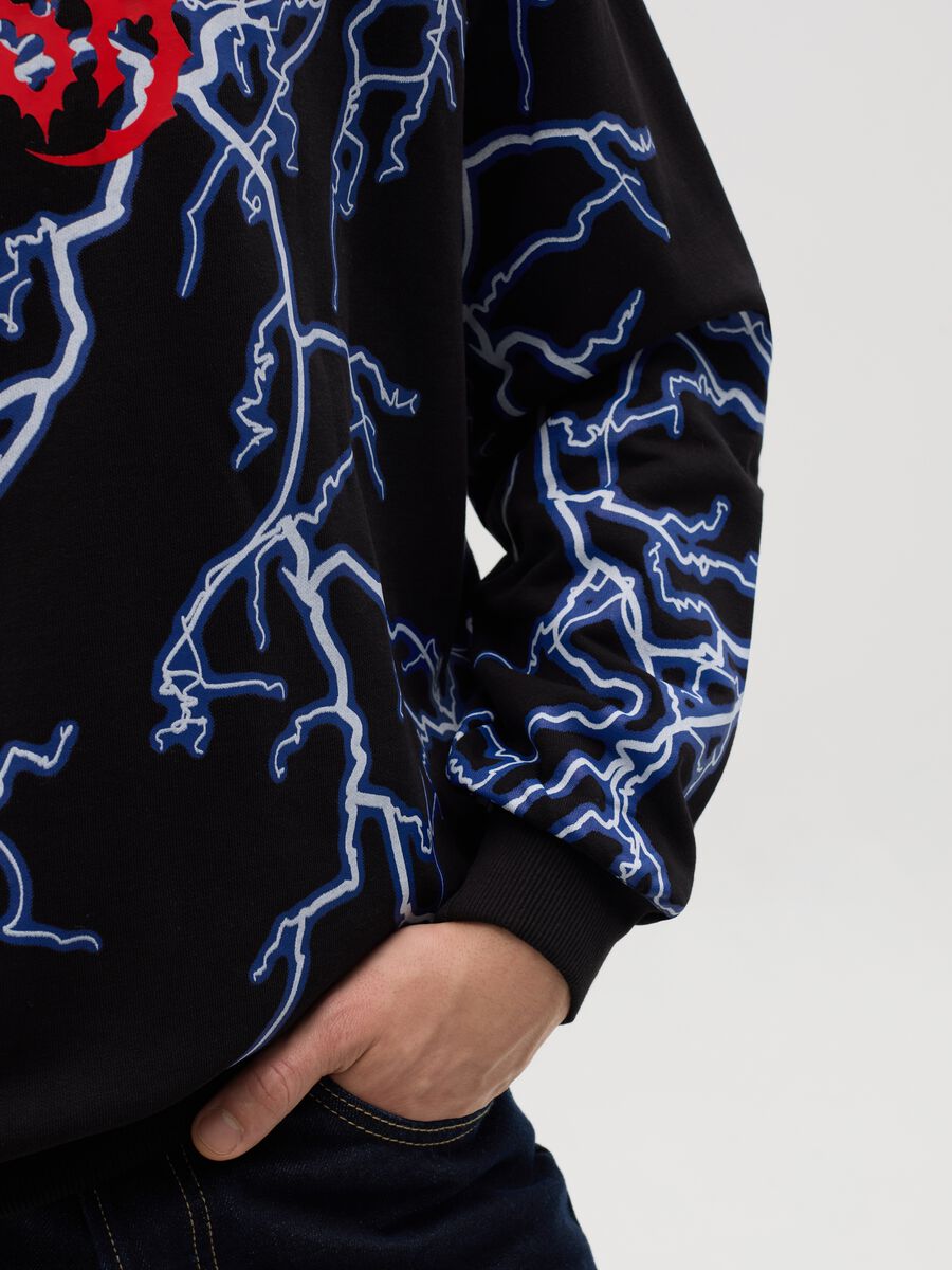 Black sweatshirt with lightning print_2