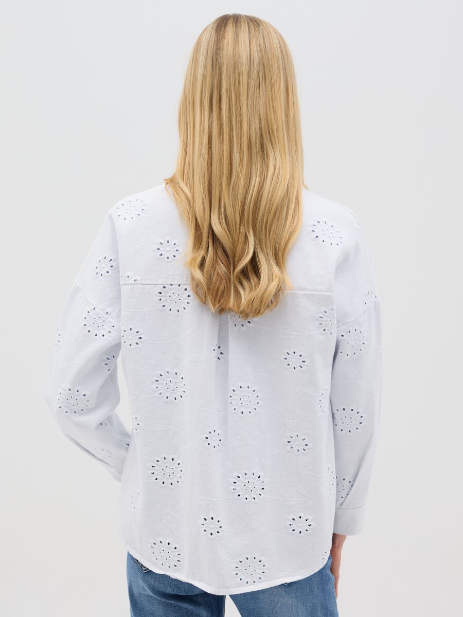 White Cotton Embroidered Shirt_2