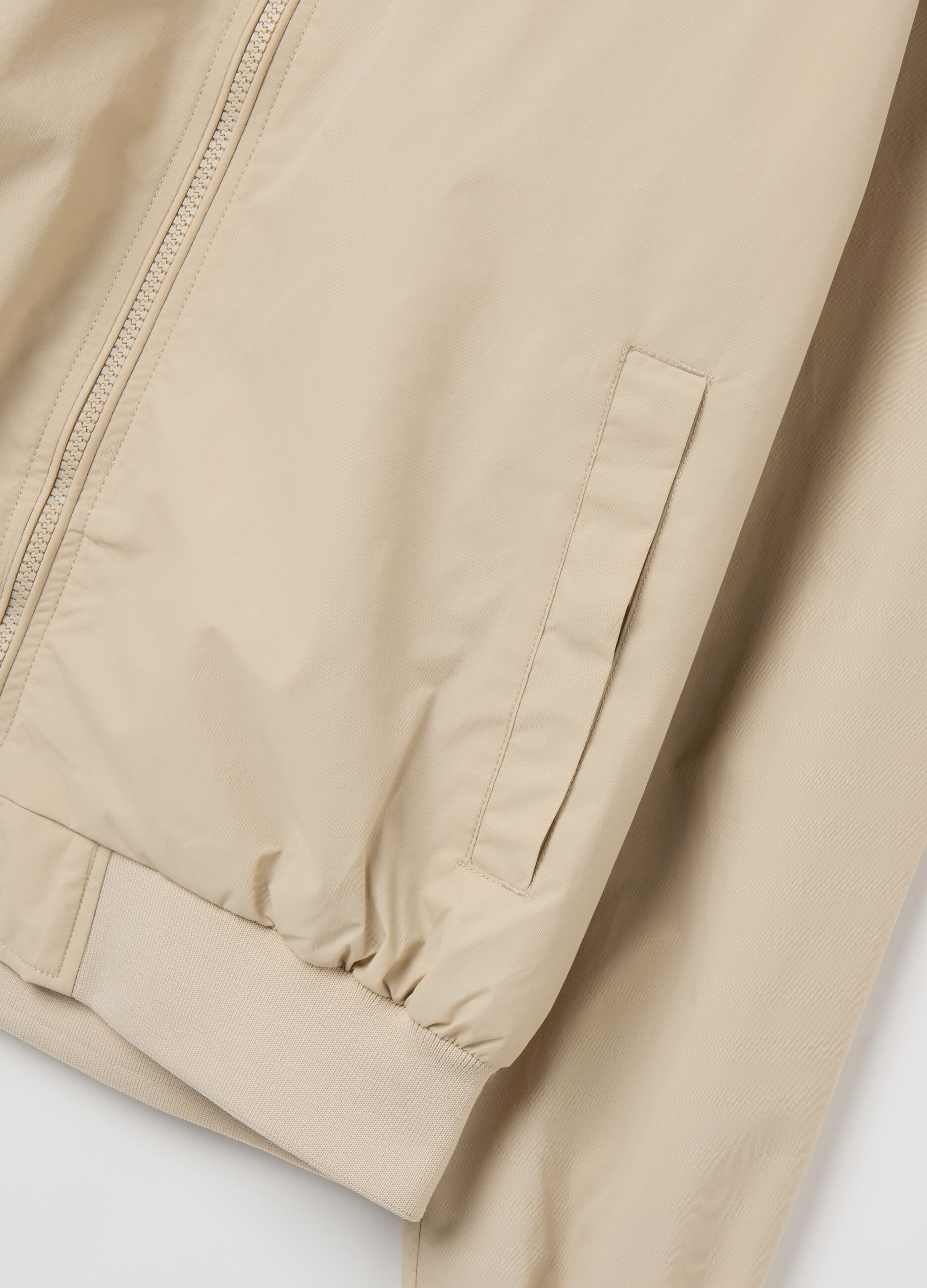 Bomber full-zip con collo alto