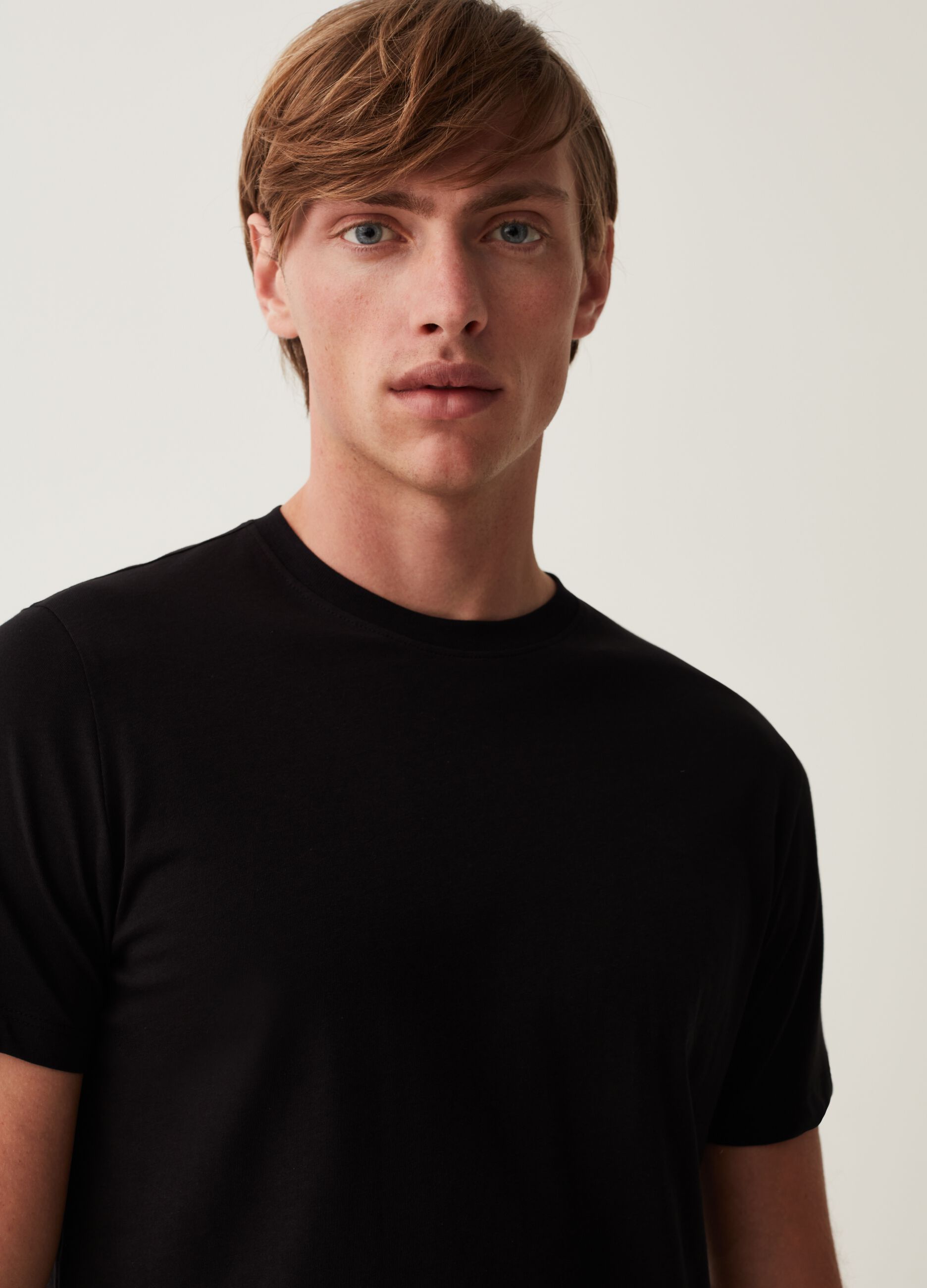 T-shirt girocollo in cotone_1