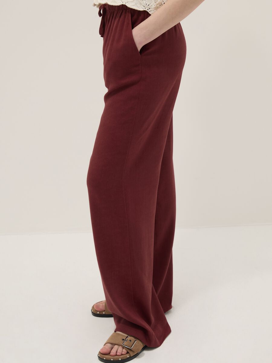 Red viscose-linen blend relaxed fit jogger trousers_3