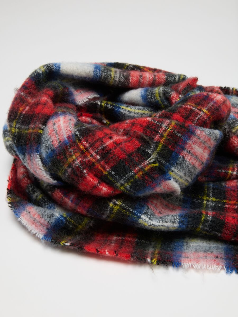 Multi-colour checked scarf with fringes_1