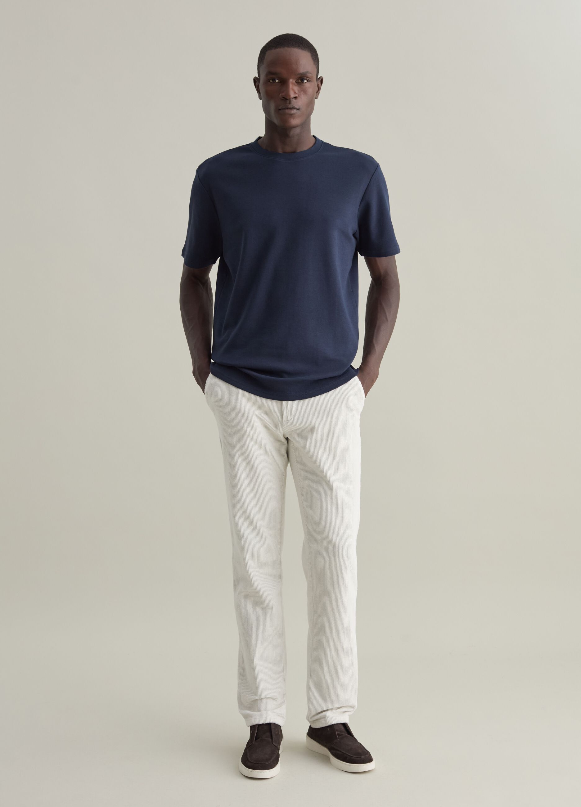 Contemporary T-shirt in cotton with round neck