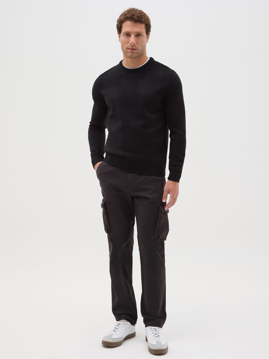 Pantaloni cargo neri in cotone elasticizzato slim fit_0