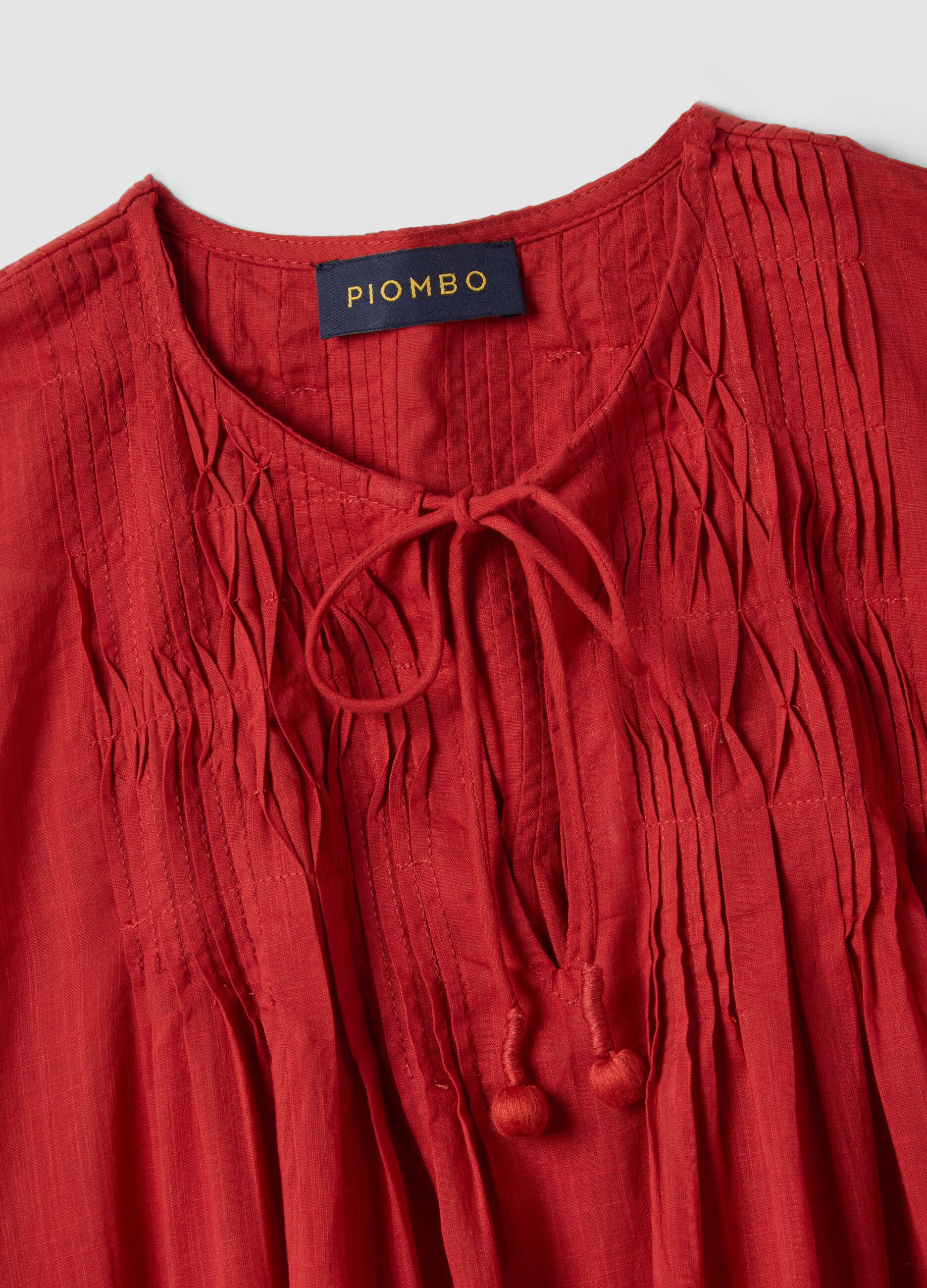 Red short-sleeved shirt in pure cotton