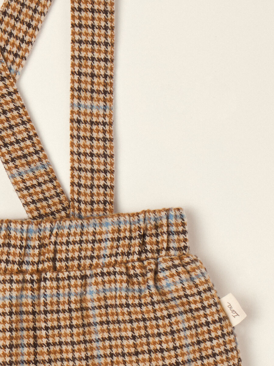 Pantaloni marroni a quadri in misto cotone con bretelle_1