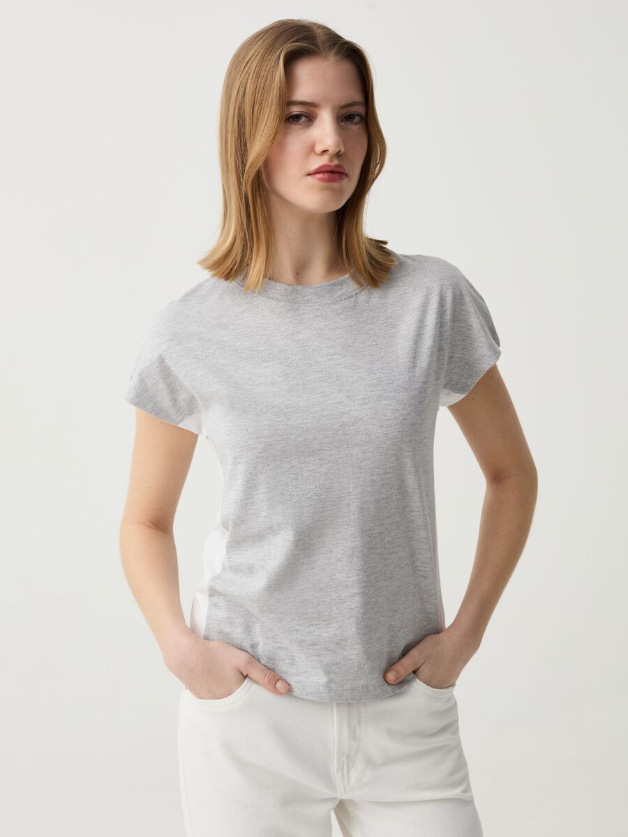 Essential T-shirt with contrasting bands_1