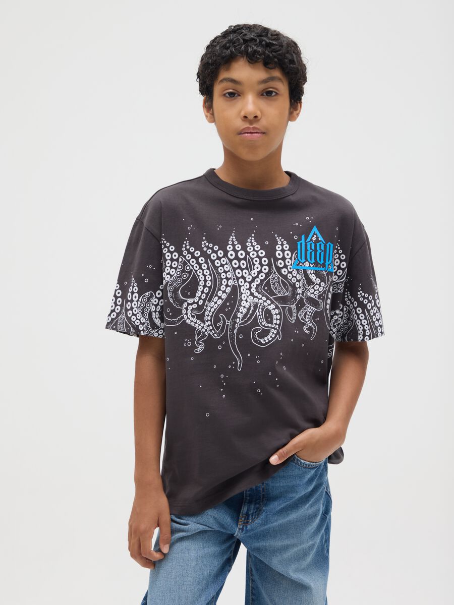 Cotton T-shirt with "Deep" octopus print_0