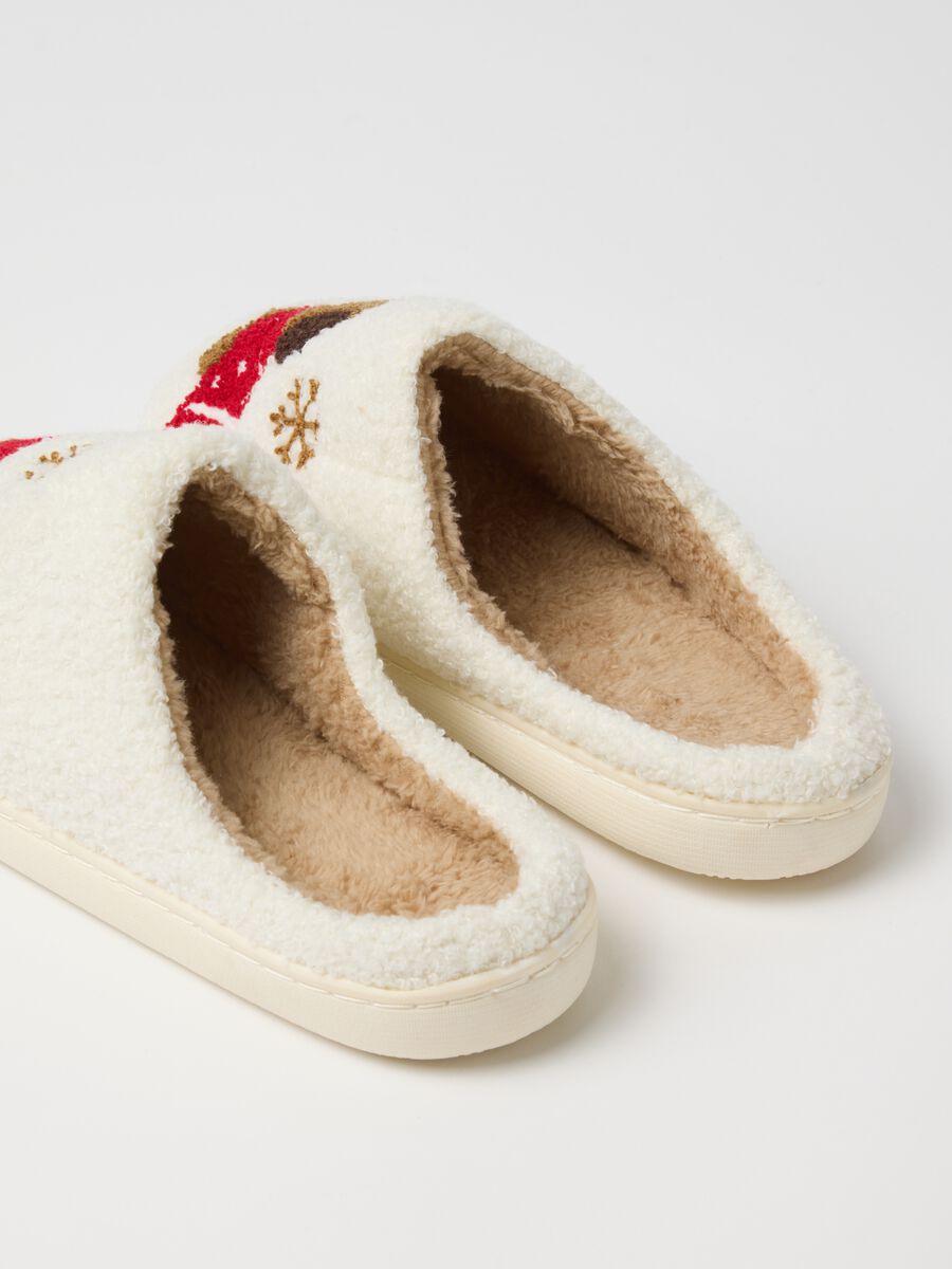 Pantofole bianche con ricamo_2