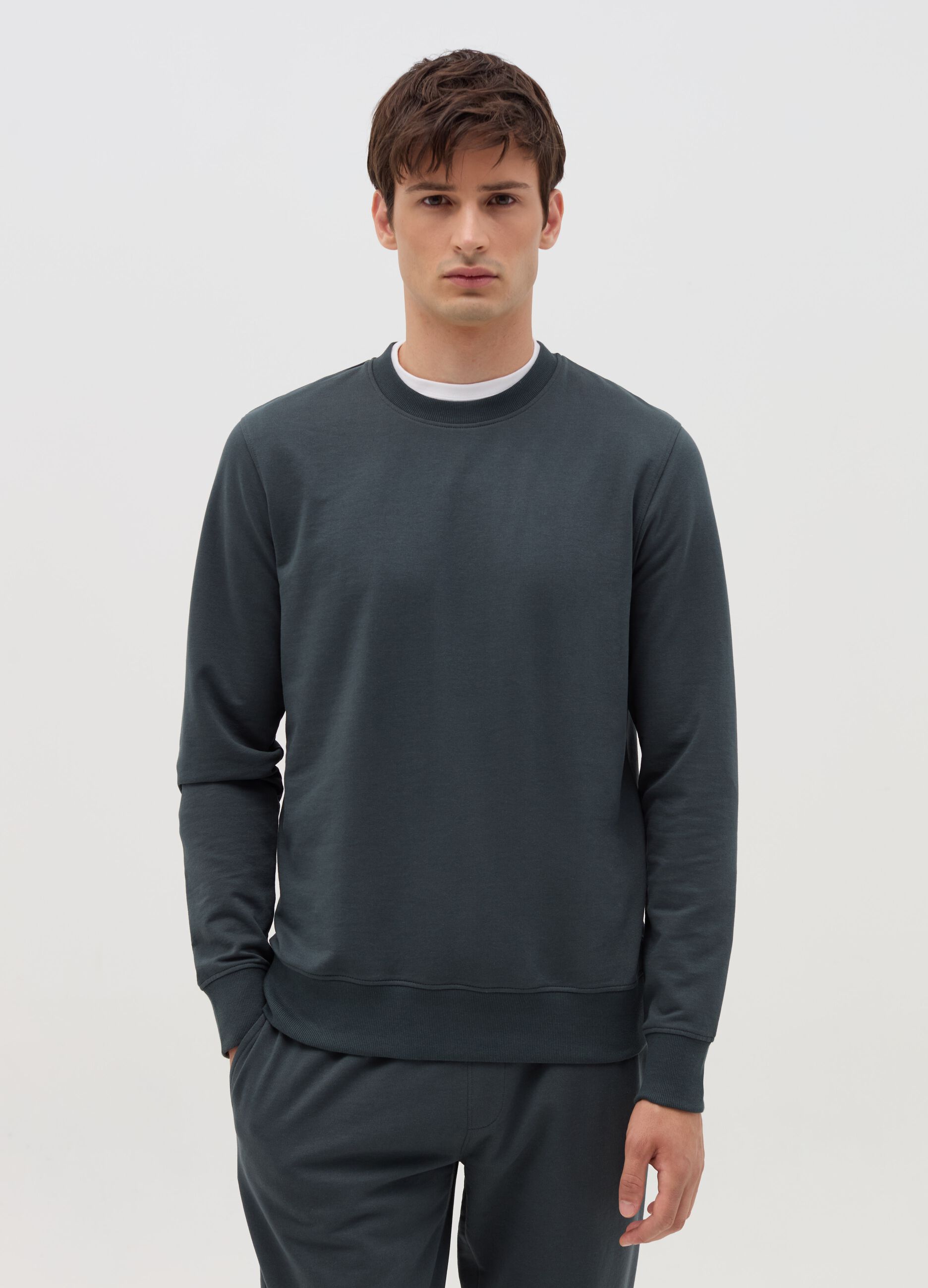 Sweatshirt with round neck