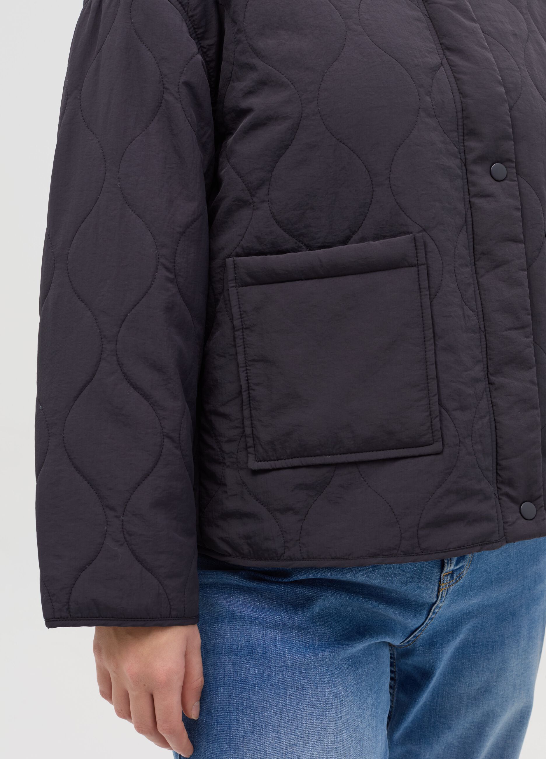Curvy short quilted jacket with collar