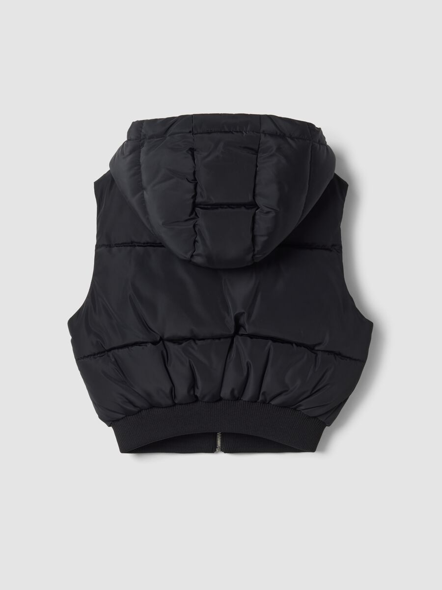 Gilet nero imbottito con cappuccio e zip_2