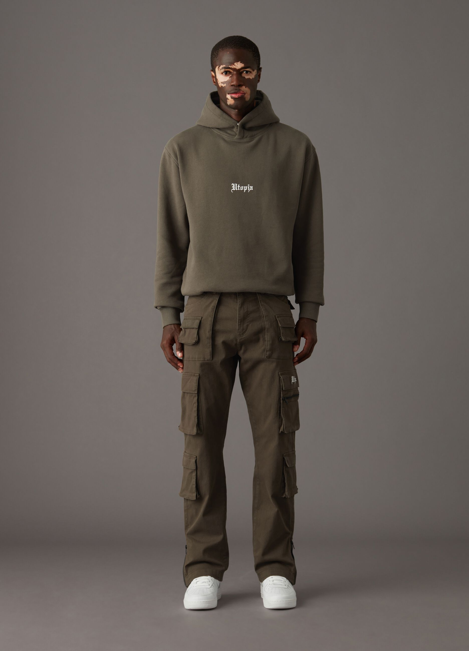 Pantaloni cargo di marca shop