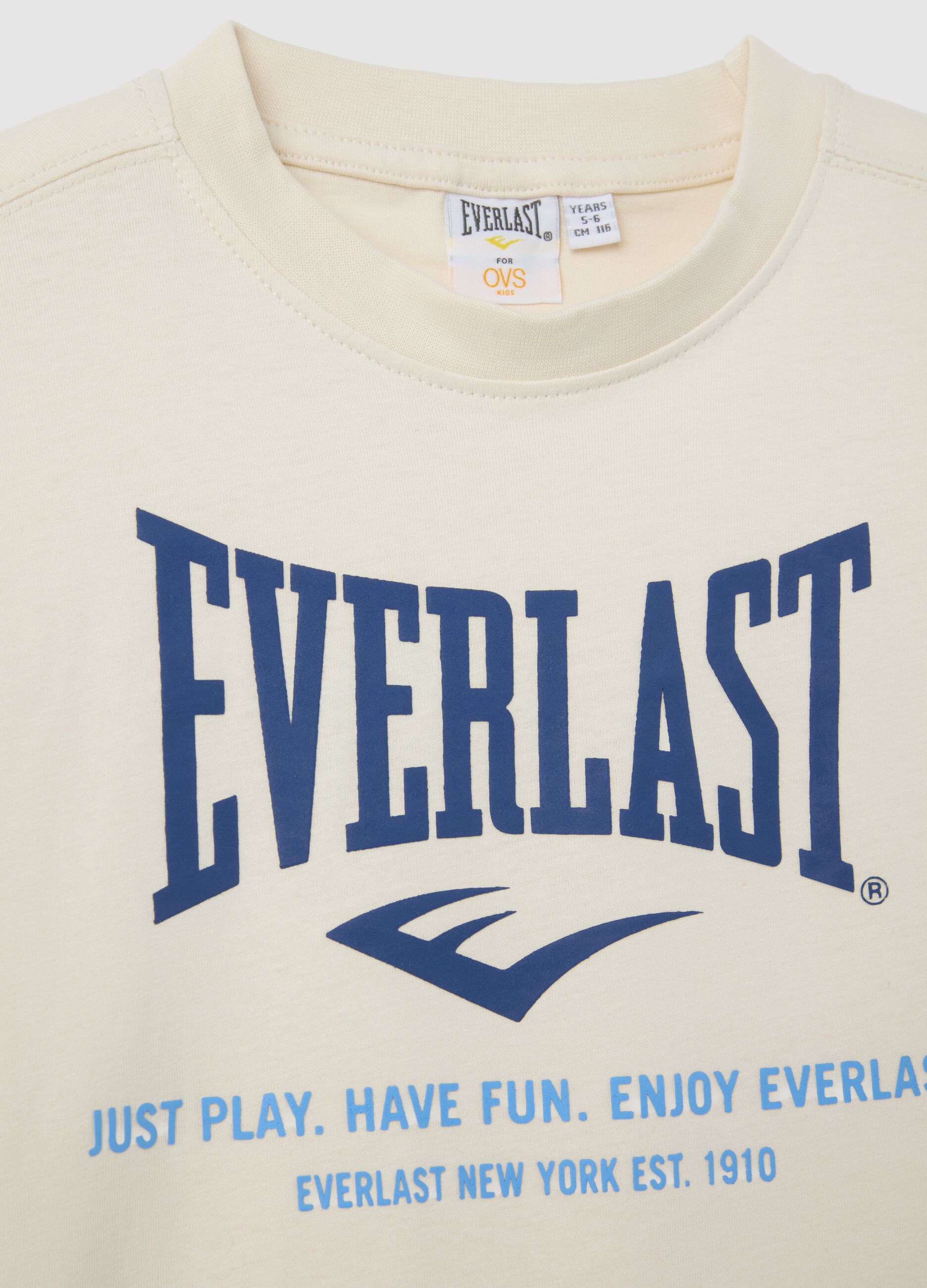 White short sleeve T-shirt with Everlast logo