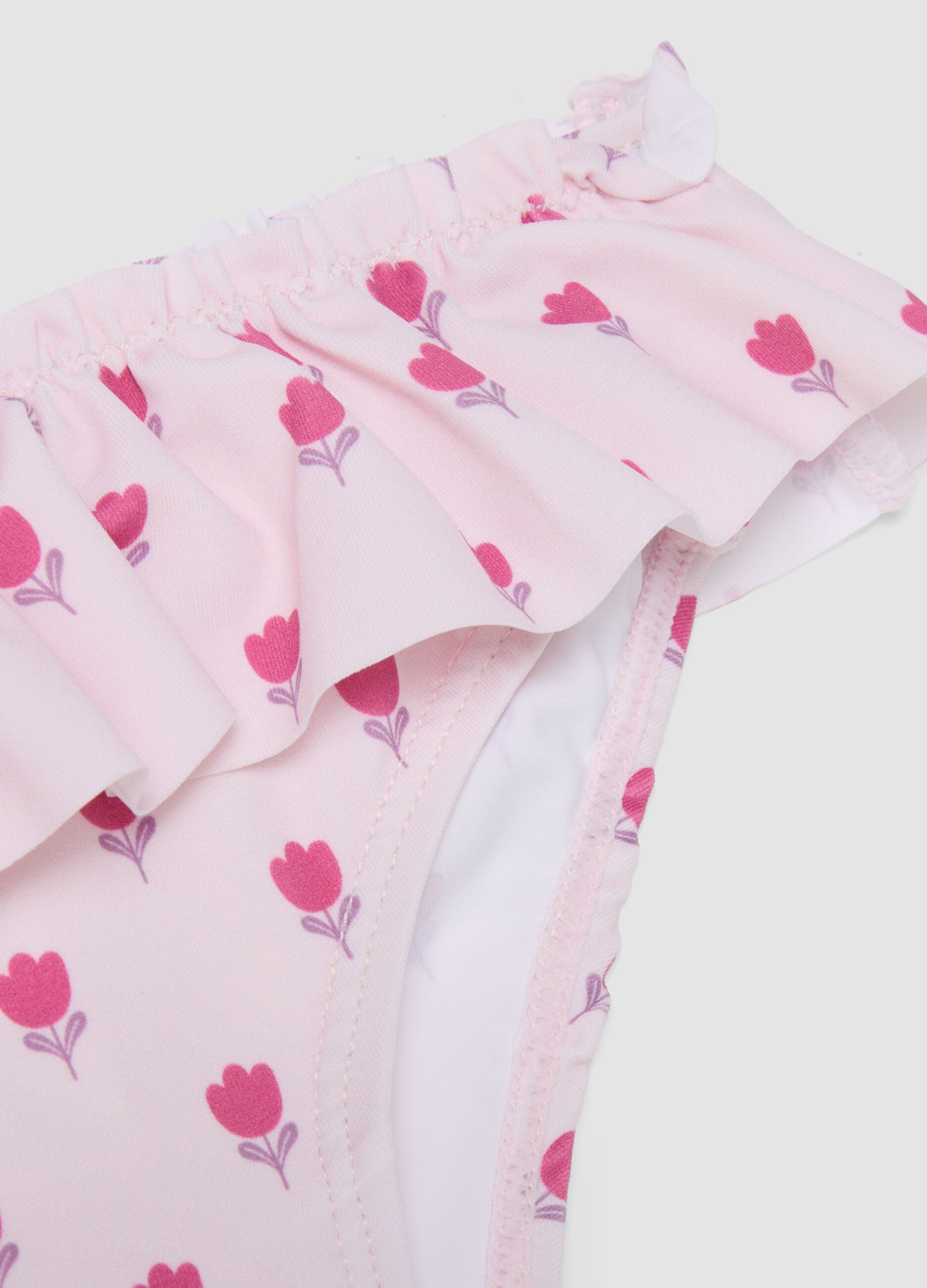 Pink ruffle bikini in stretchy fabric