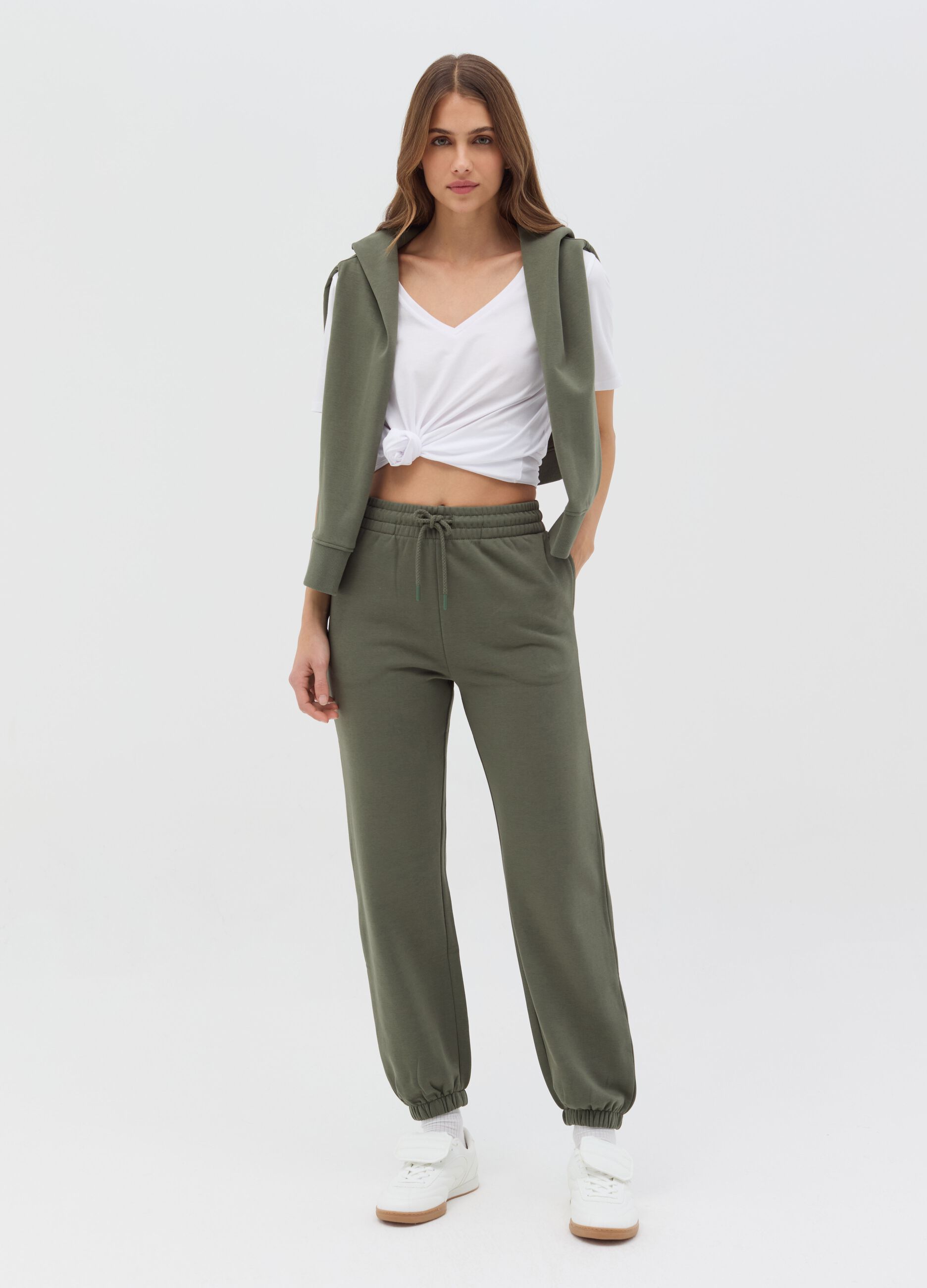 T-shirt Essential in cotone con scollo a V