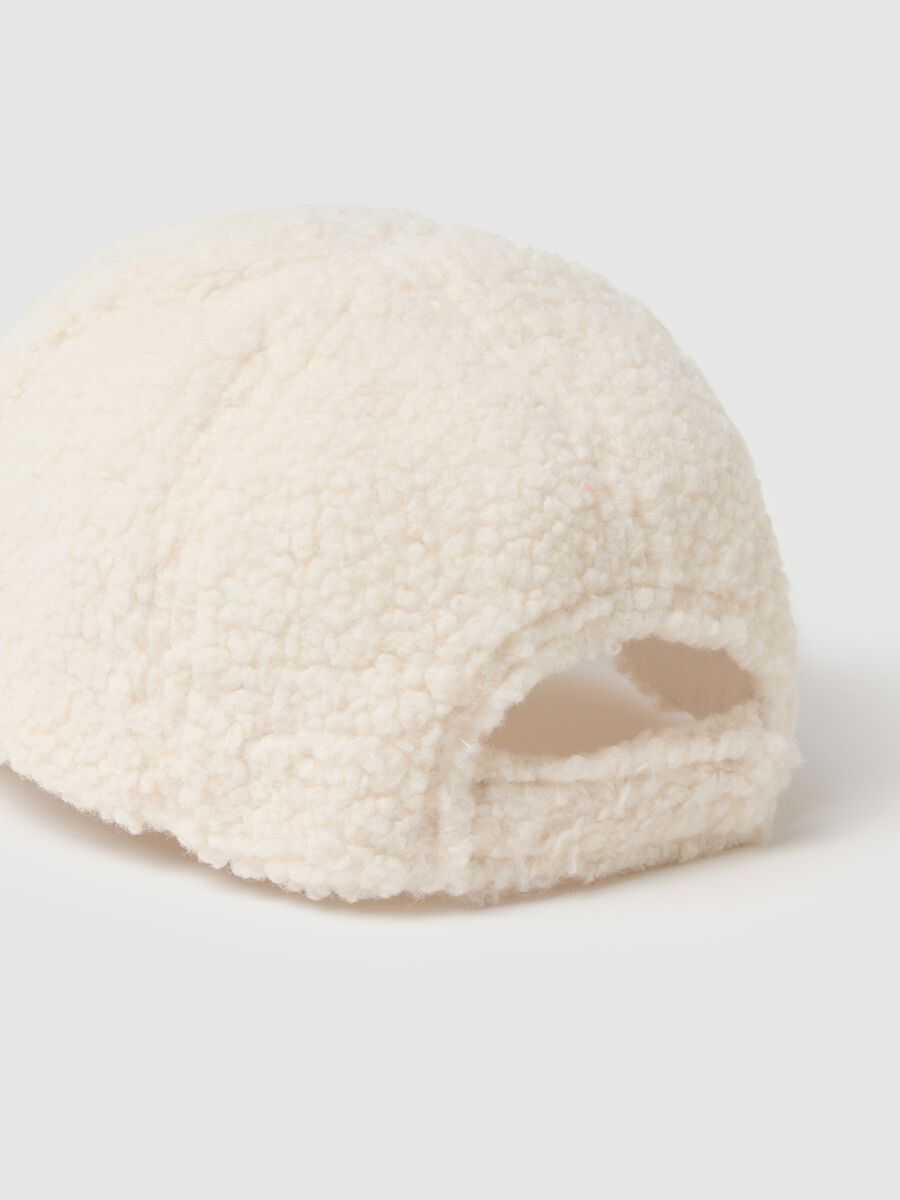 White Fleece Hat_2