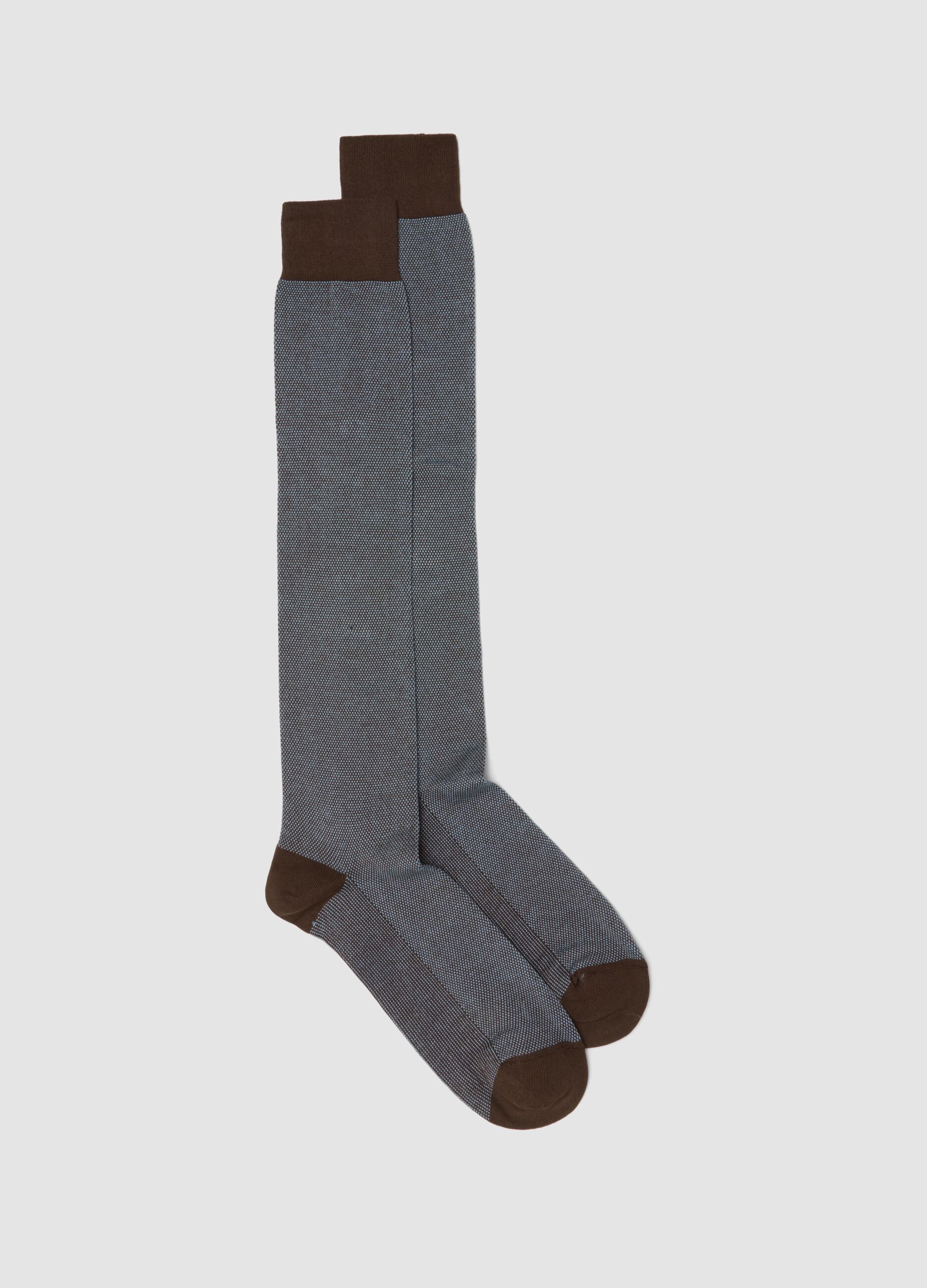 Men&rsquo;s brown long socks in stretch cotton