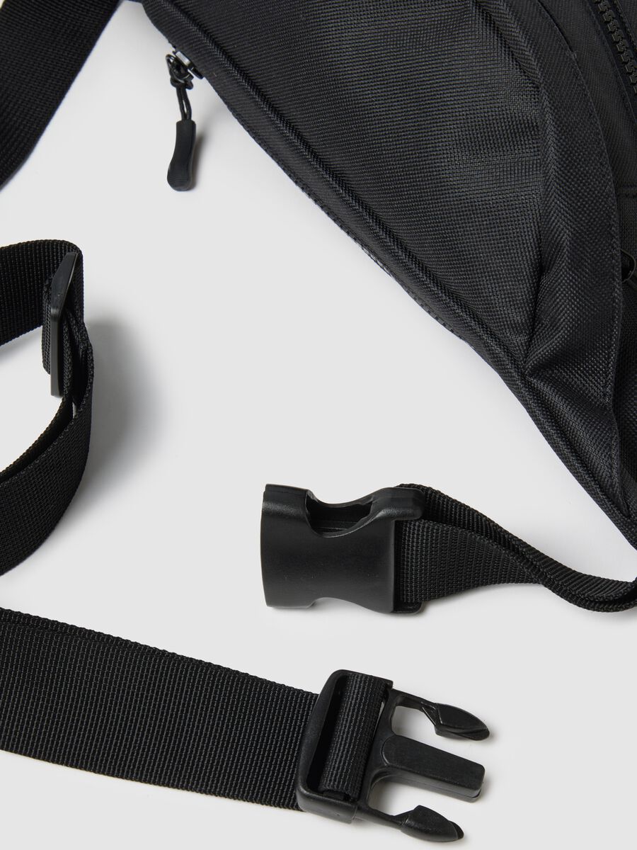 Black waist bag with adjustable closure_2