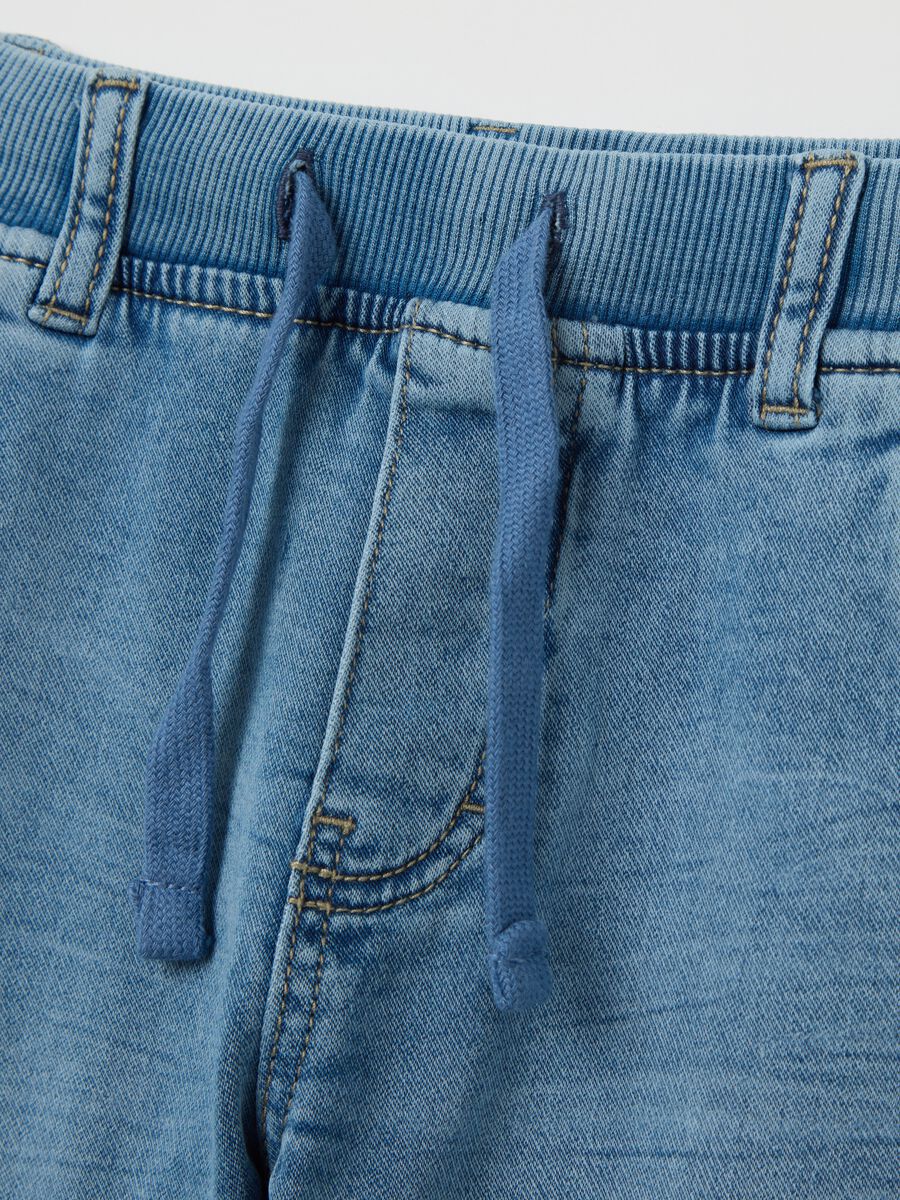 Denim Bermuda shorts with pockets and drawstring_2