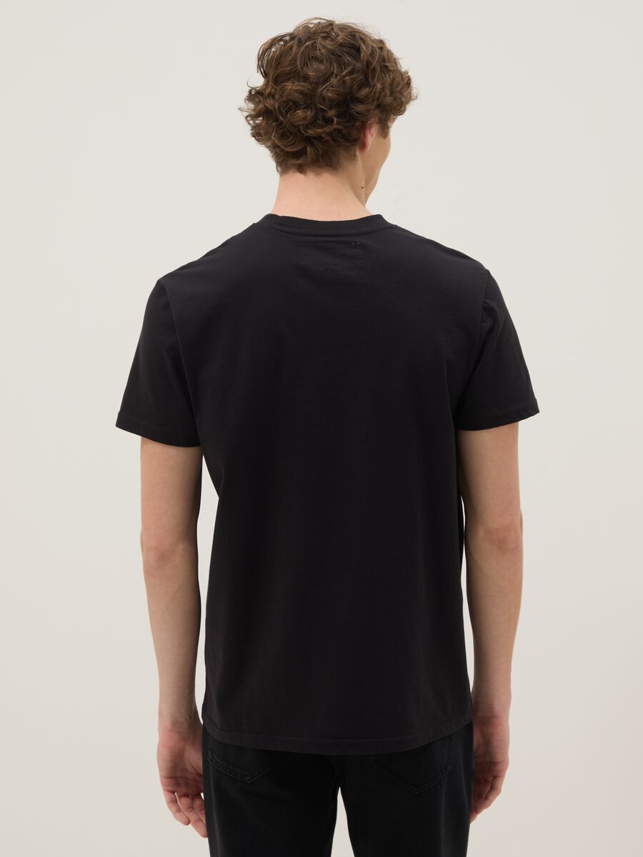 Black pure cotton regular fit t-shirt with print_2