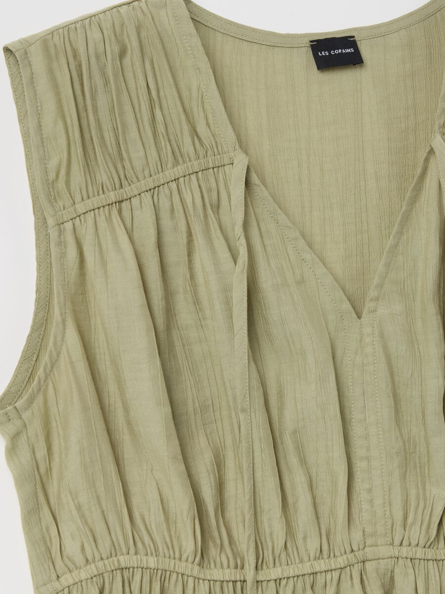 Blouse with V neck and laces_5