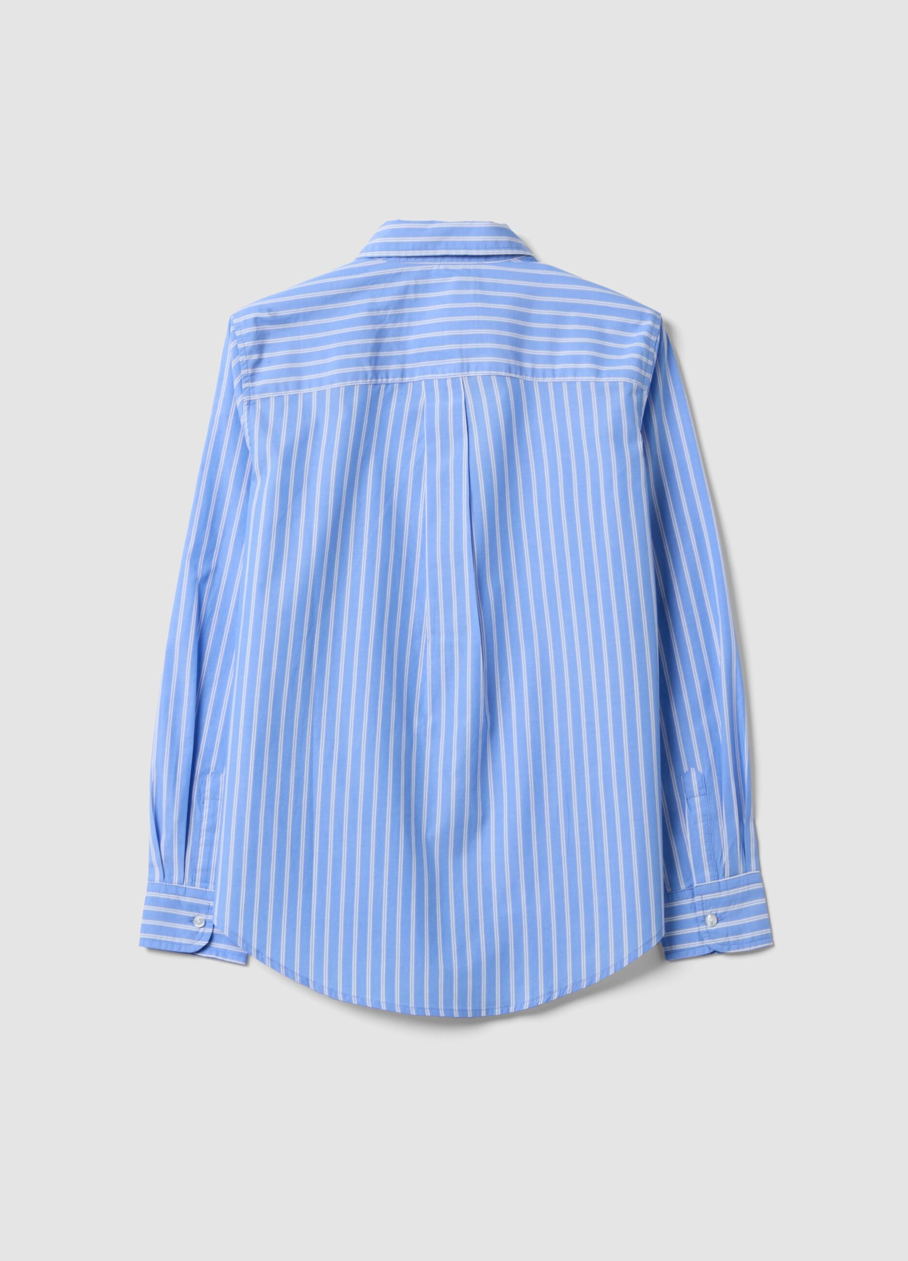 Light blue poplin shirt with white stripes, regular fit