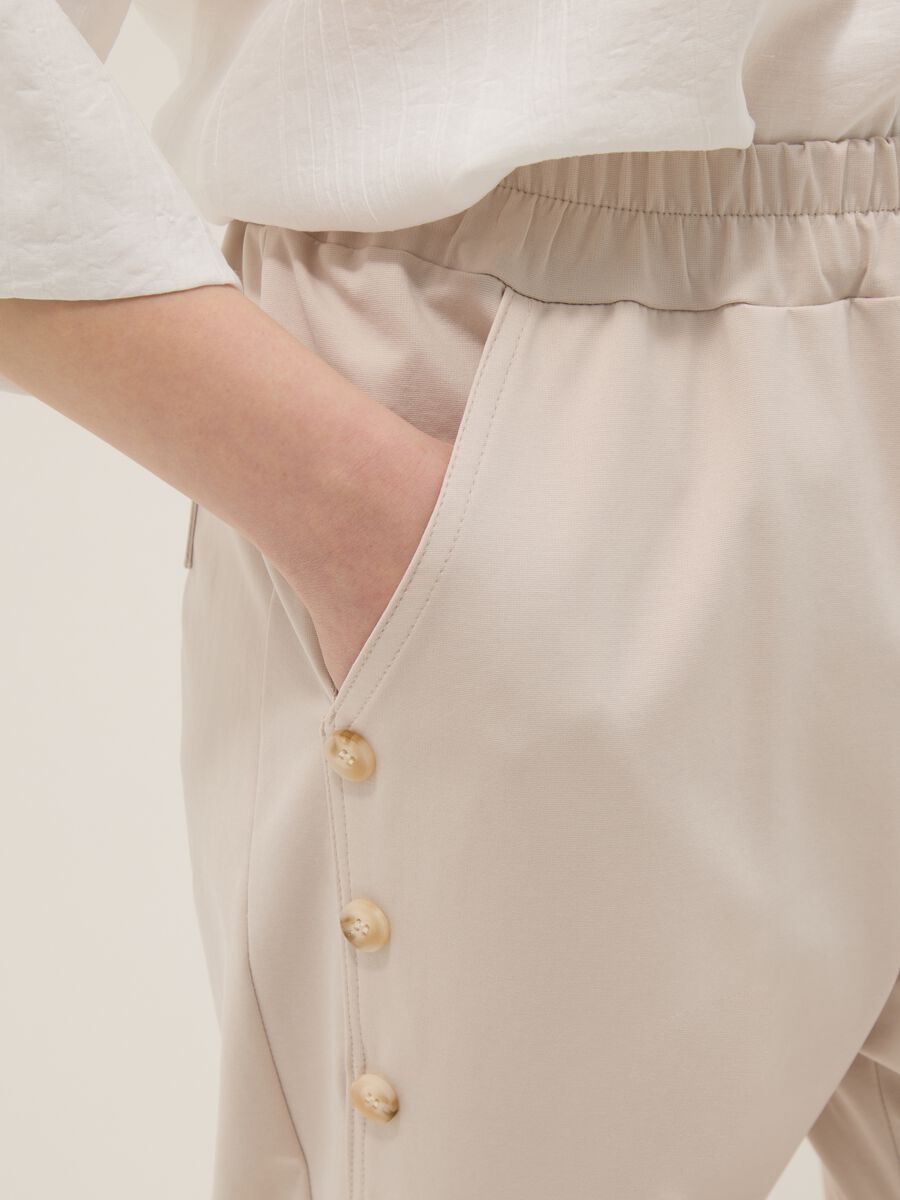 Beige regular-fit stretch cotton trousers with elasticated waist_4