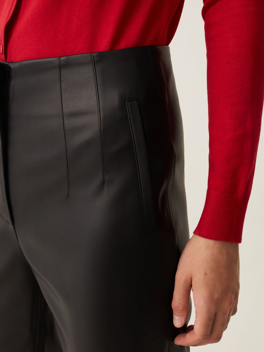 Shiny-effect cigarette trousers_3