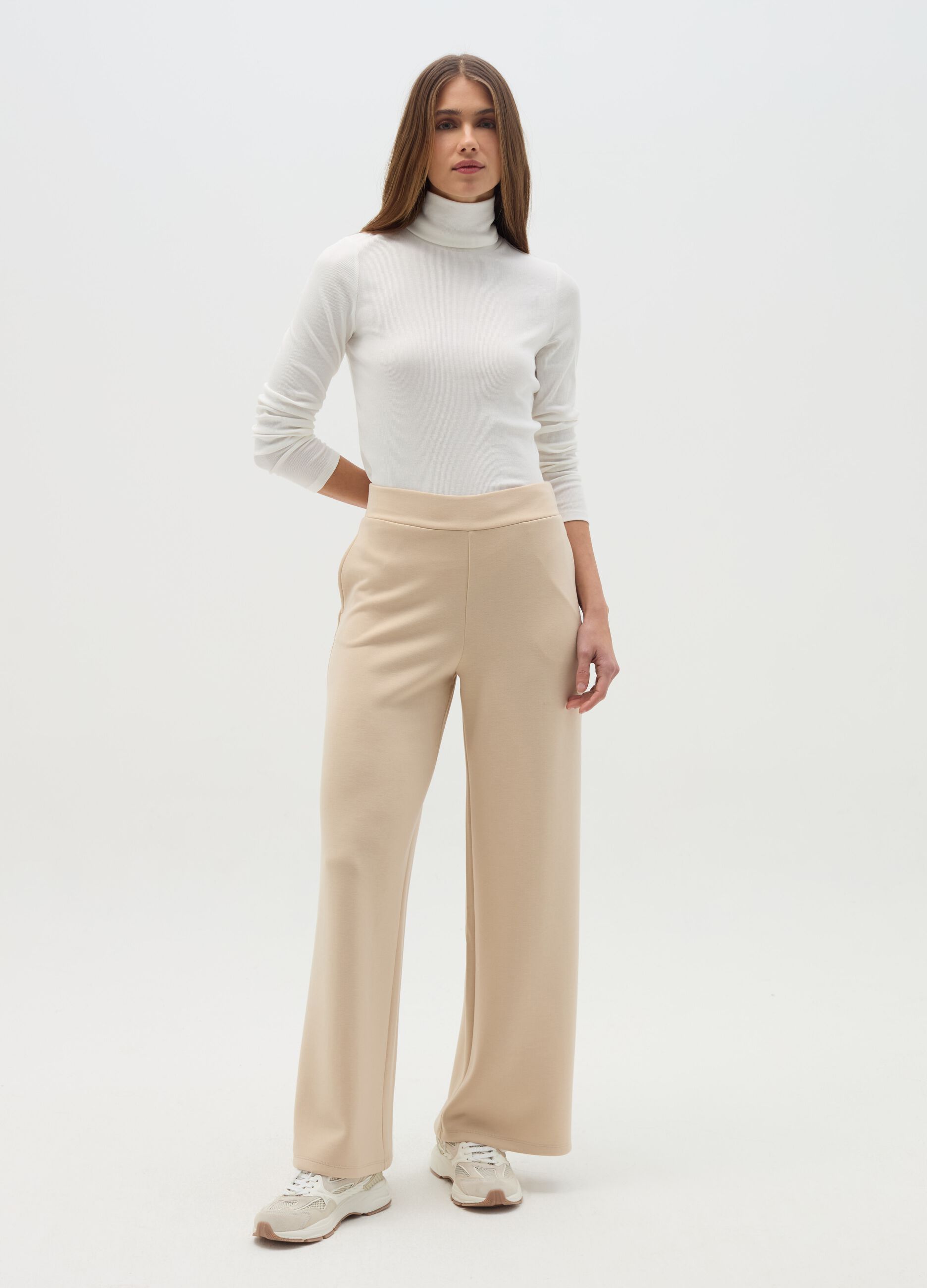 Solid colour wide-leg trousers