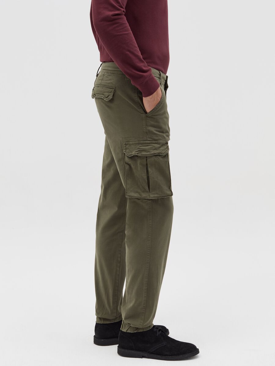 Stretch cotton cargo trousers_2