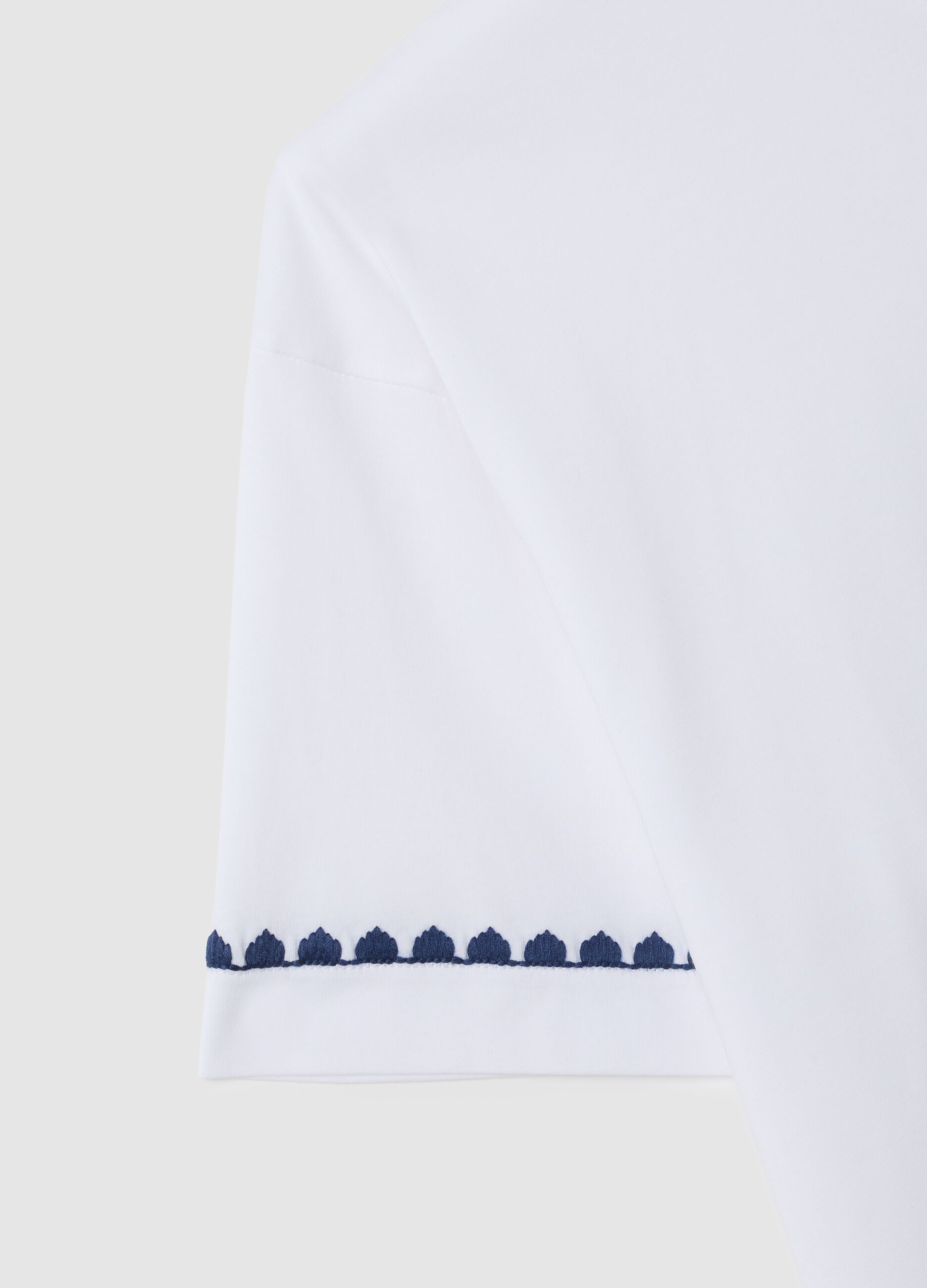 Multicolor pure cotton boxy fit T-shirt with floral embroidery