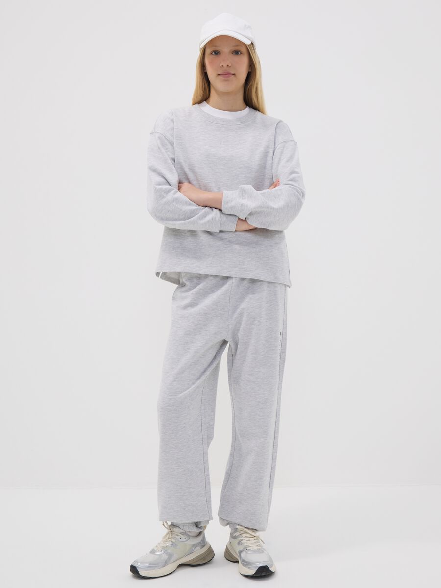 Pantaloni jogger grigi in misto cotone organico con stampa per ragazza_0