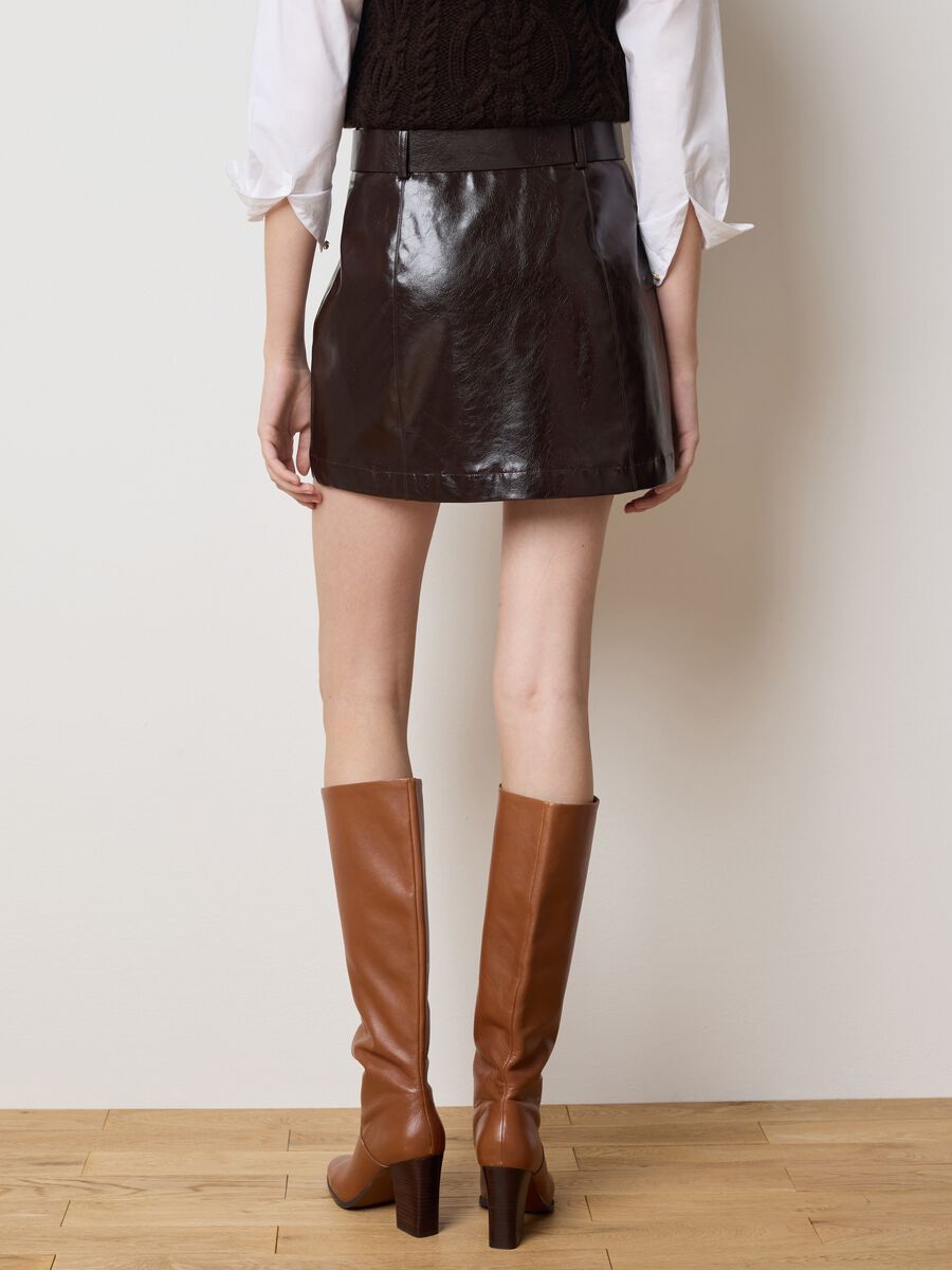 Gonna mini burgundy in vernice con cintura_3