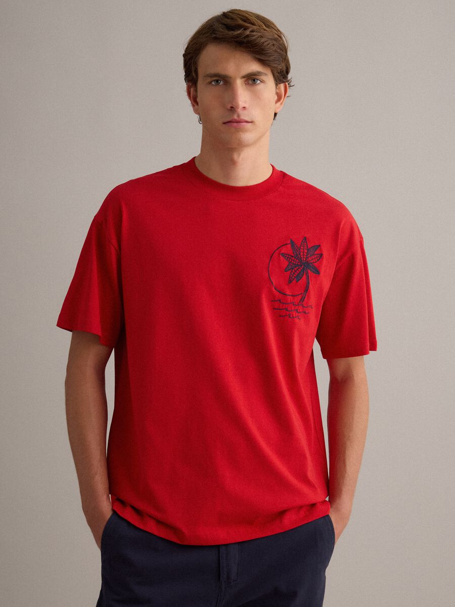 T-shirt in puro cotone rossa relaxed fit con ricamo_1
