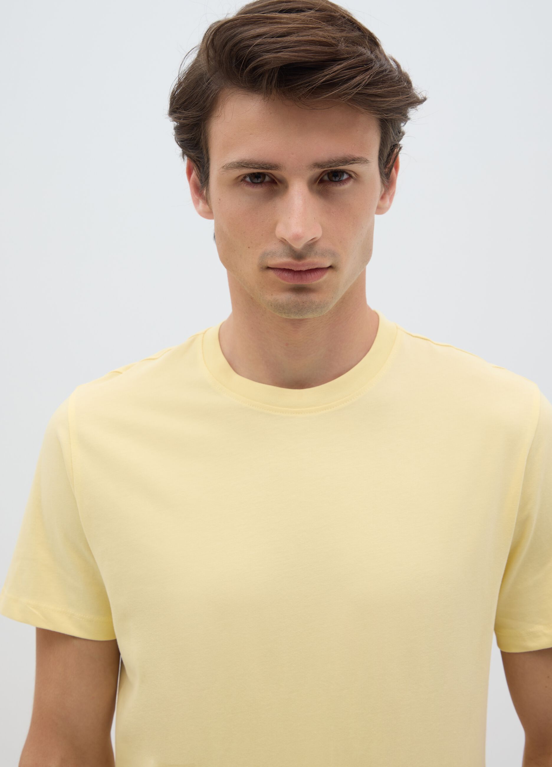 T-shirt da uomo in puro cotone gialla regular fit