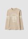 T-shirt beige in puro cotone organico con stampa college per ragazzo_0