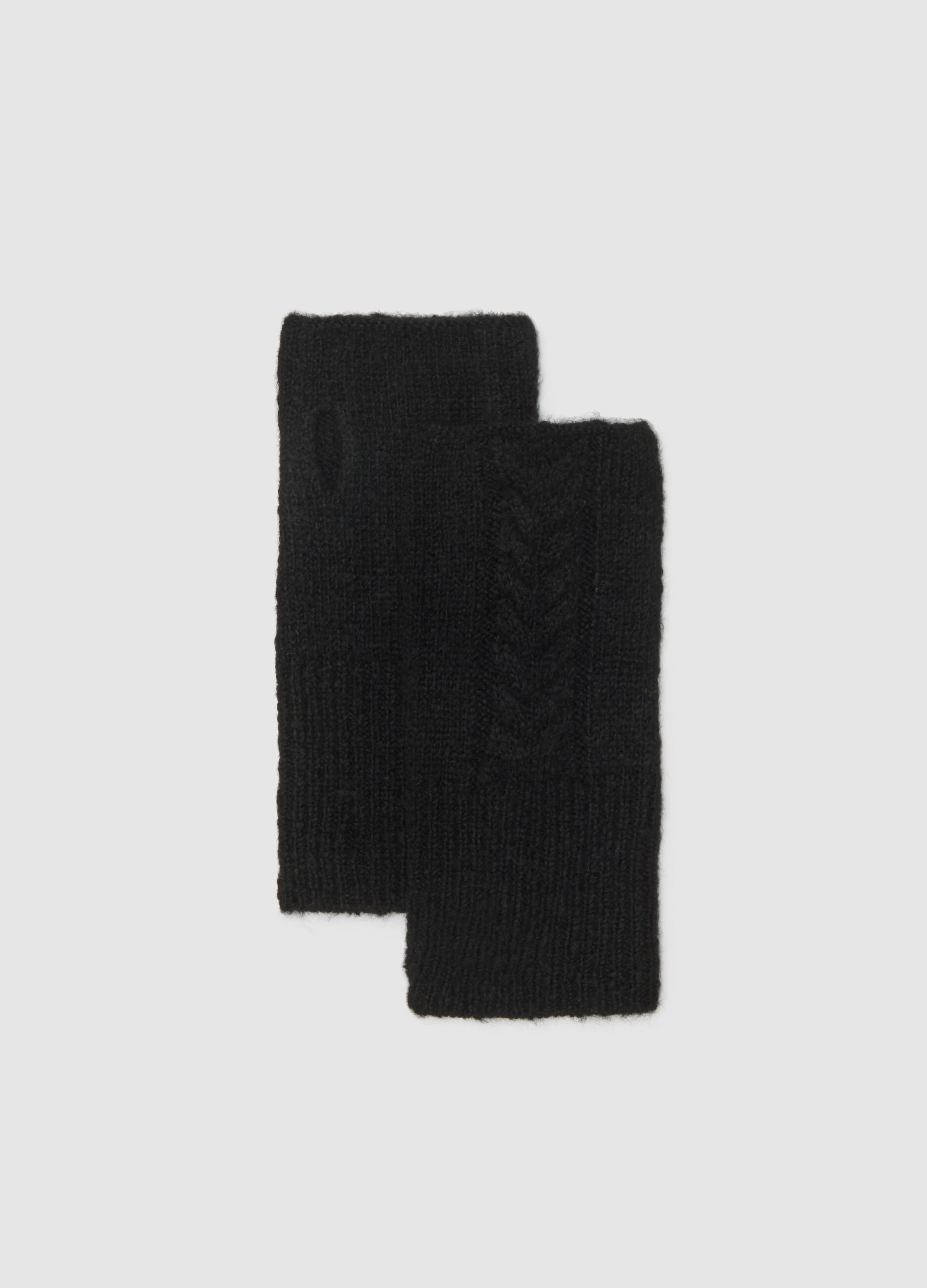 Black fingerless gloves with knitted design