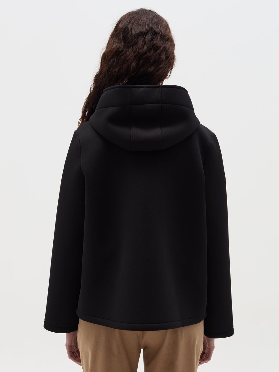 Short jacket with hood and buttons_3