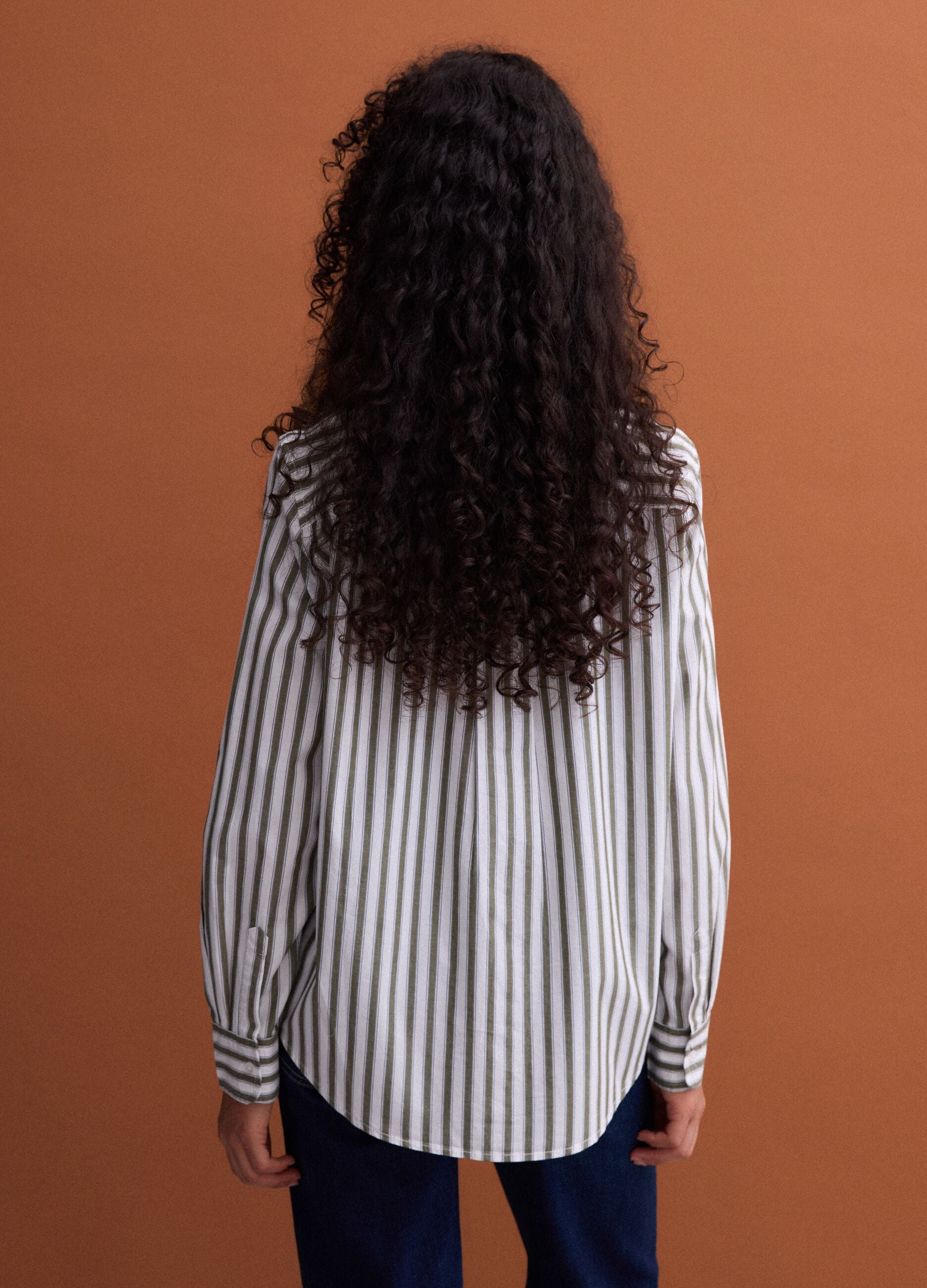 White poplin shirt with green stripes, regular fit