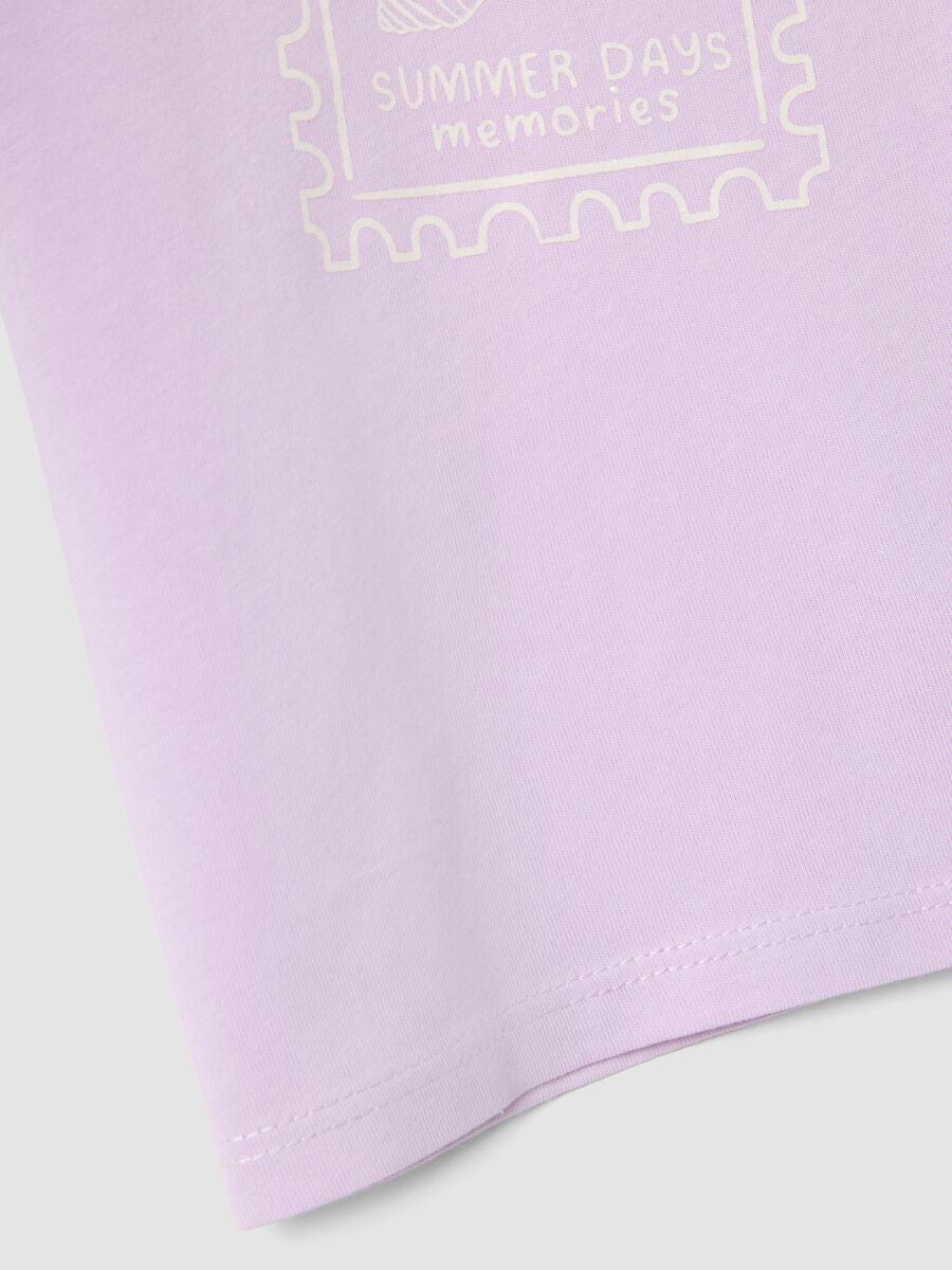 Purple organic cotton girls&rsquo; T-shirt with seaside print_3