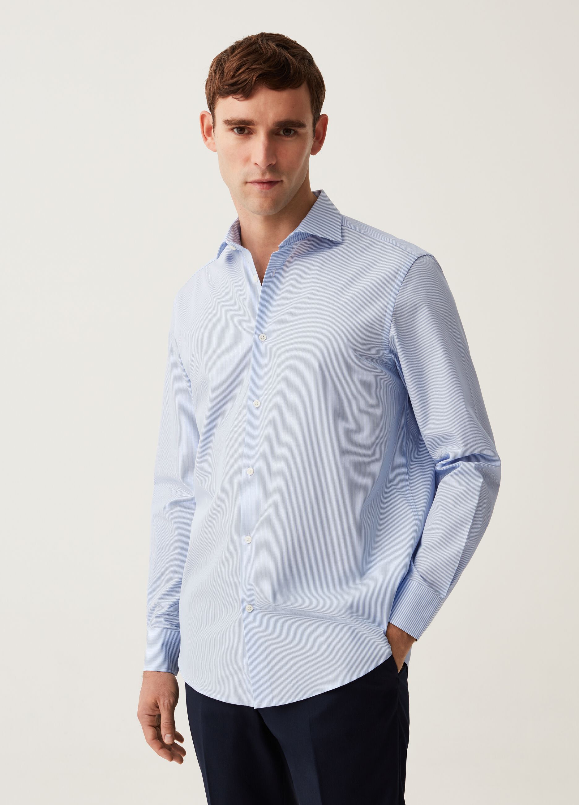 Regular-fit easy-iron shirt with thin stripes