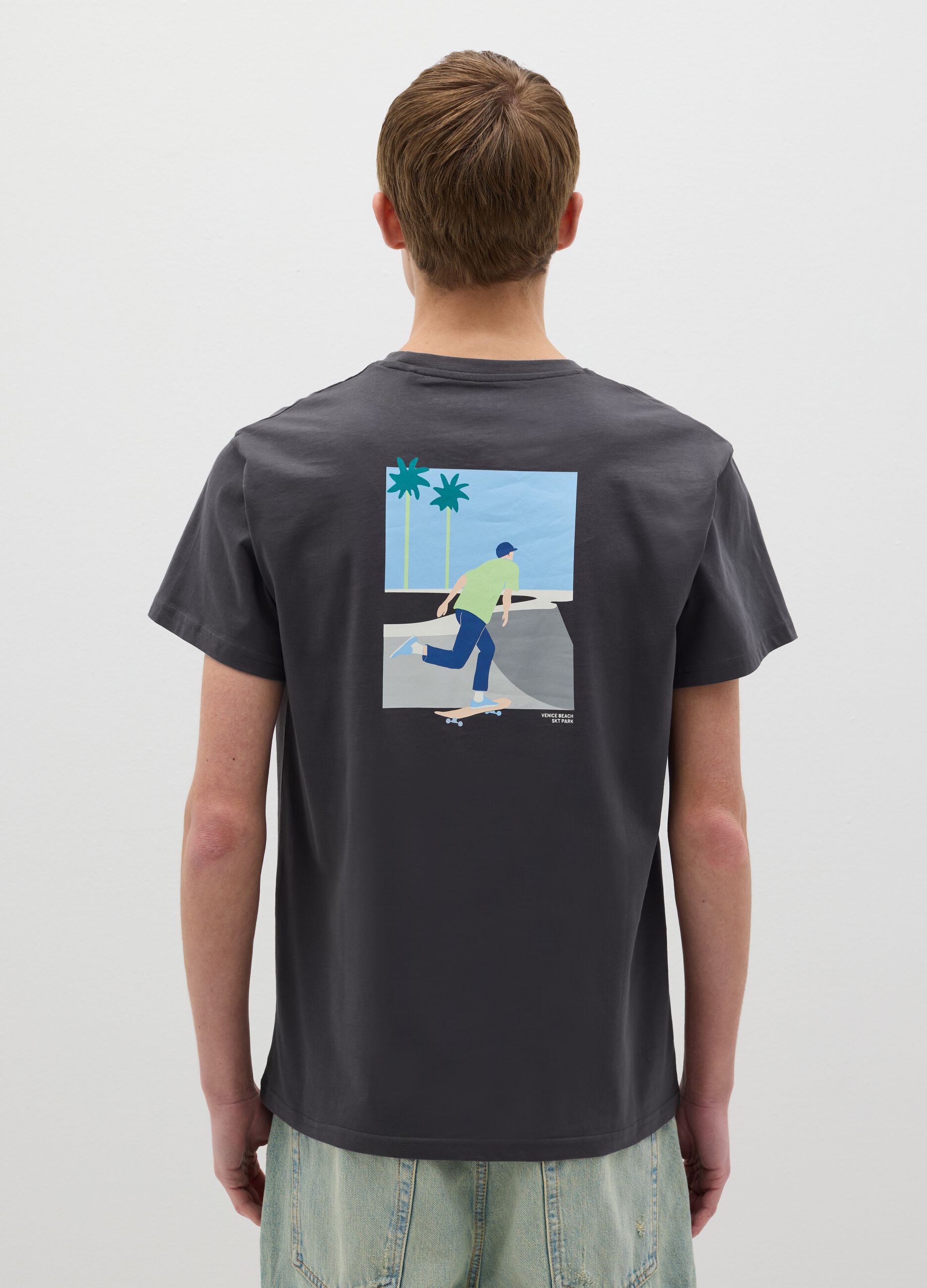 Black T-shirt with Venice Beach print