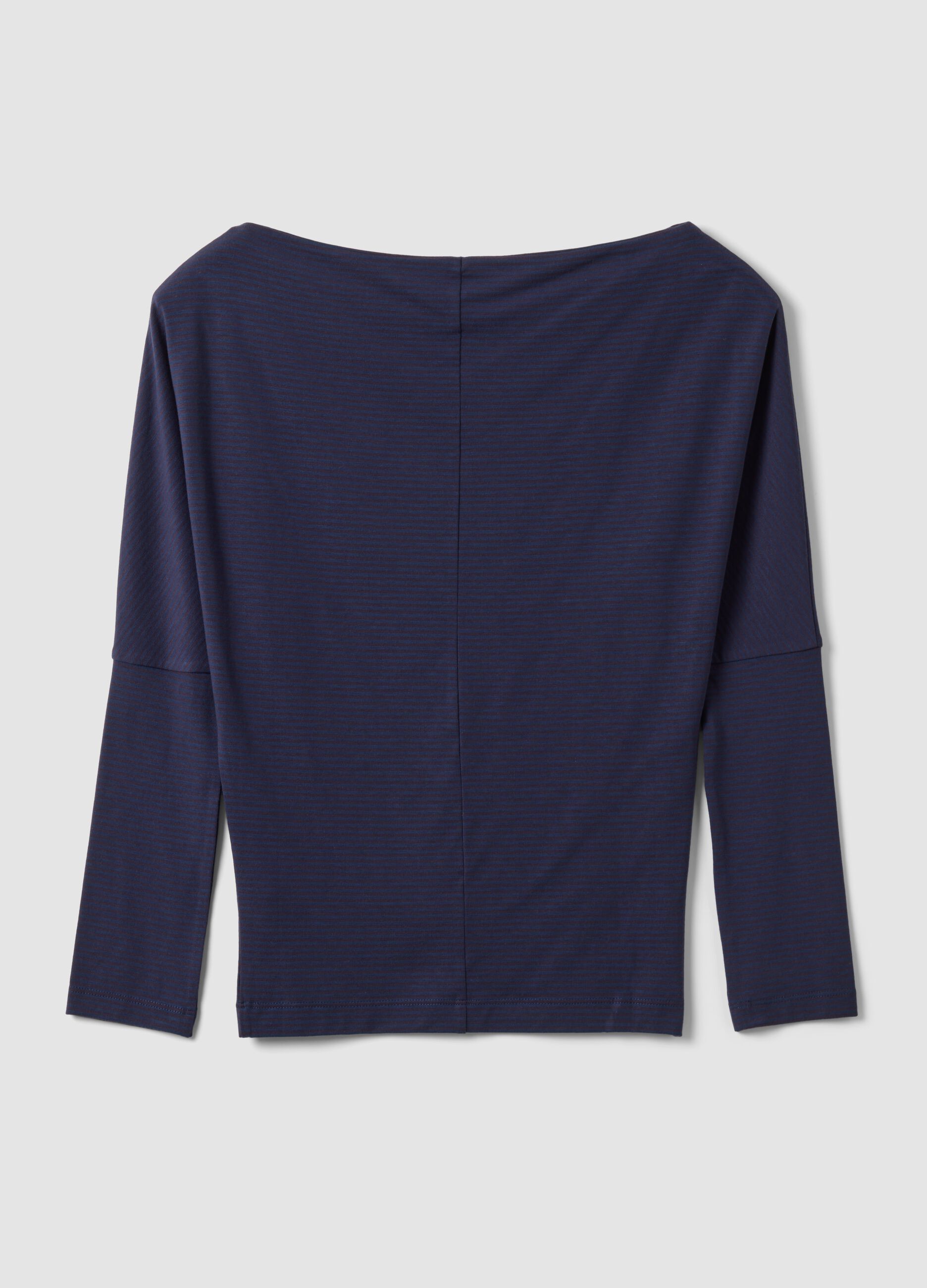T-shirt blu in viscosa elasticizzata con scollo a barchetta