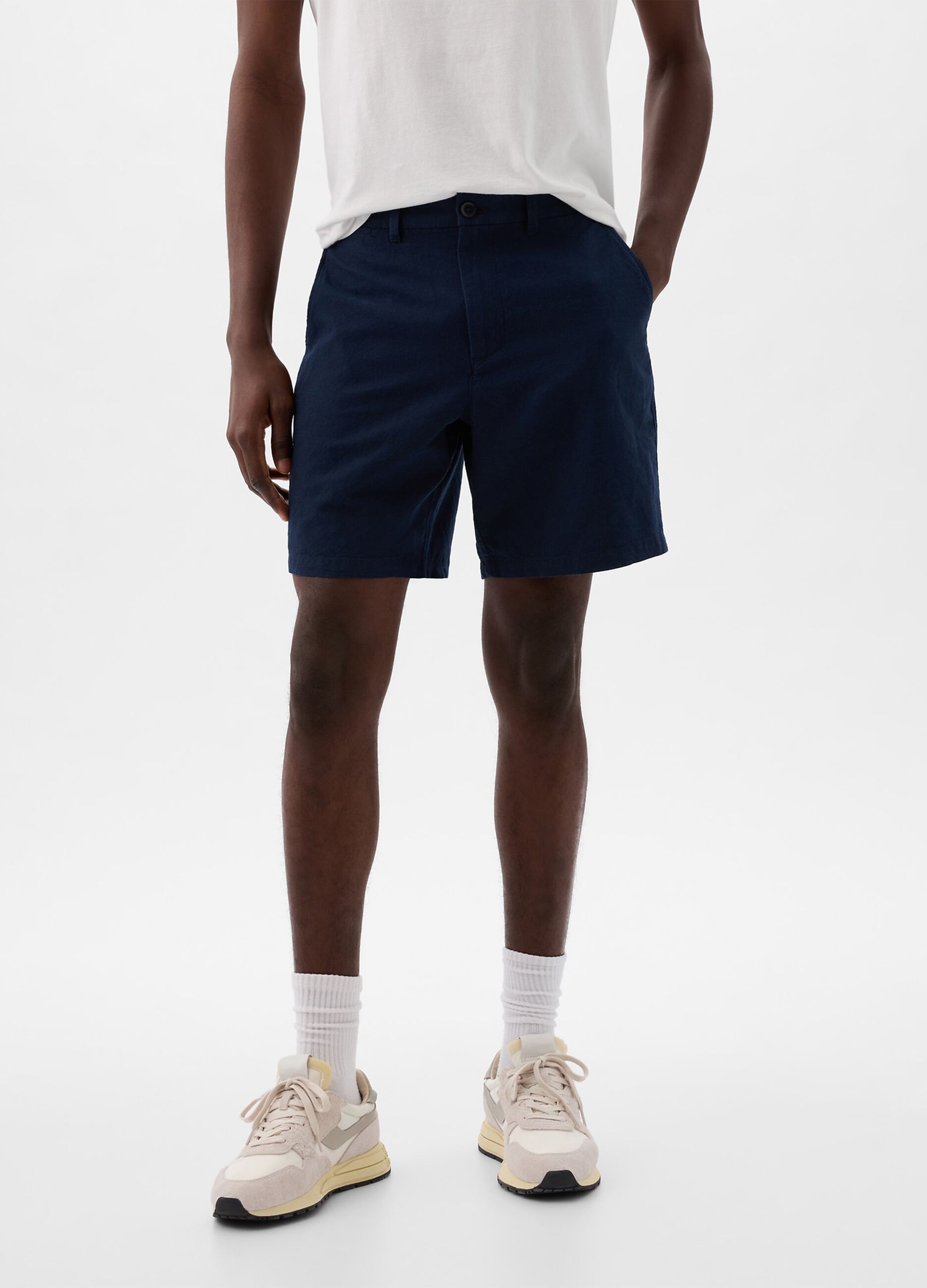 Relaxed-fit Bermuda shorts in cotton and linen