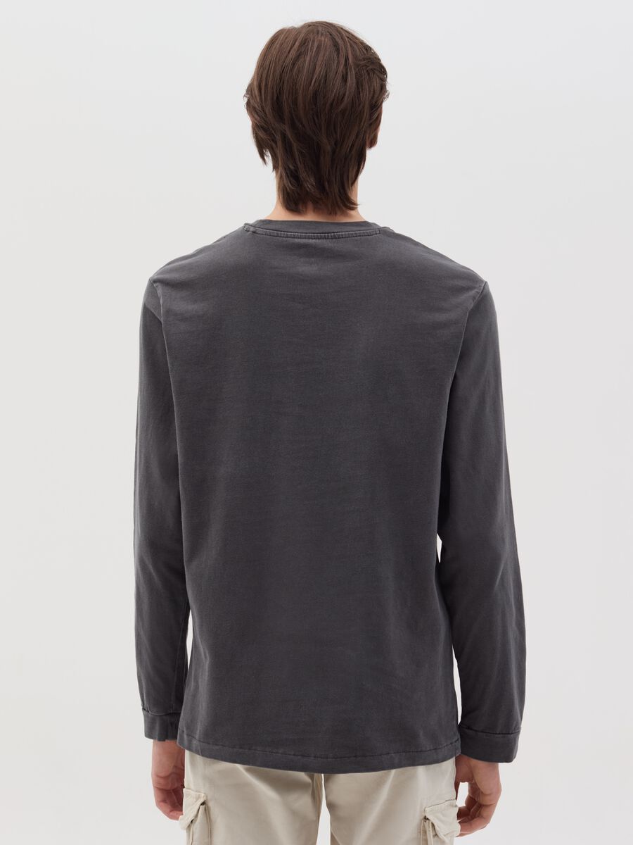 Cotton T-shirt with pocket and long sleeves_3