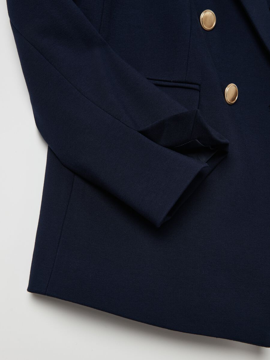 Blazer doppiopetto con bottoni dorati_5