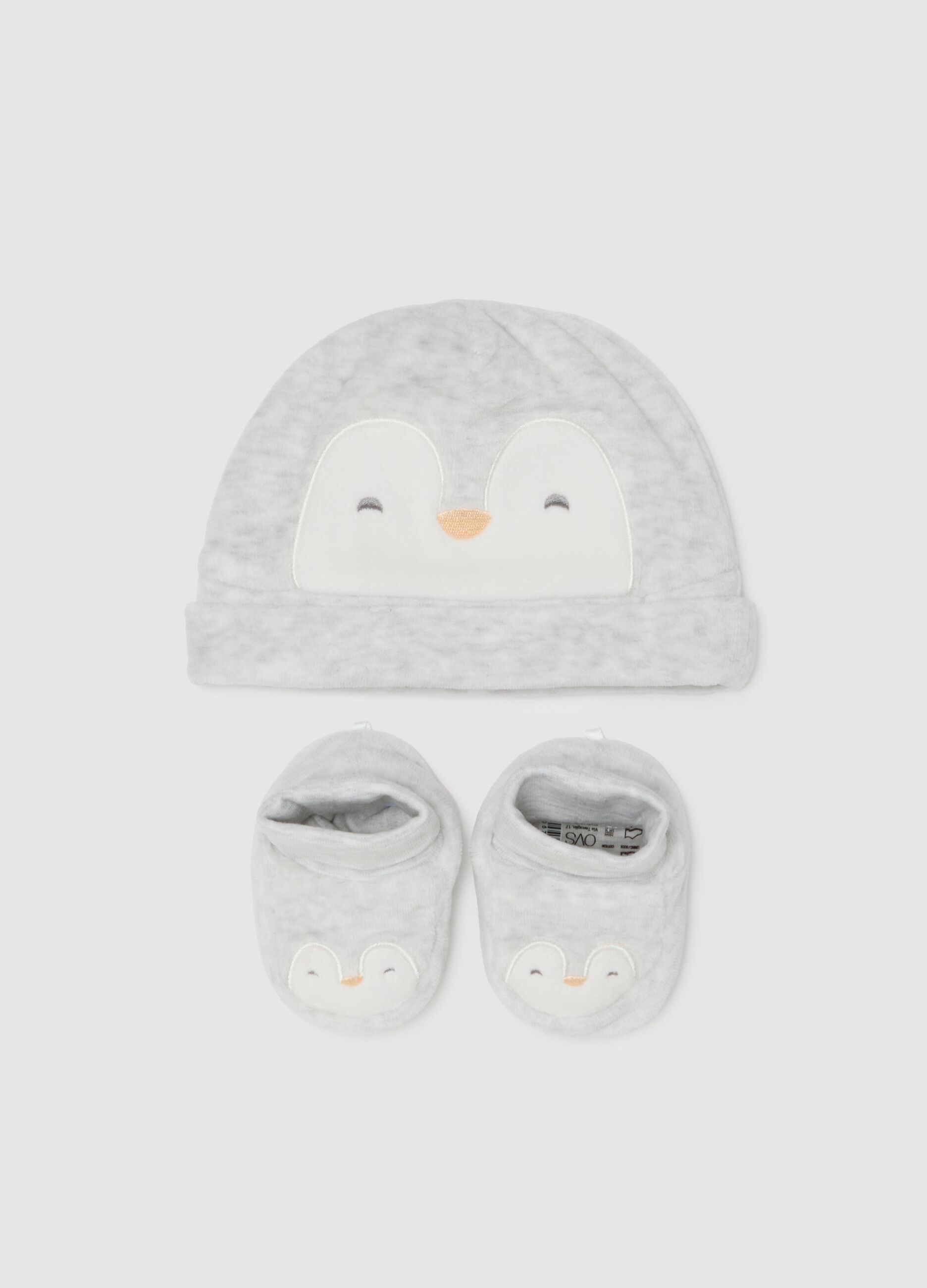 Grey newborn set with hat and booties