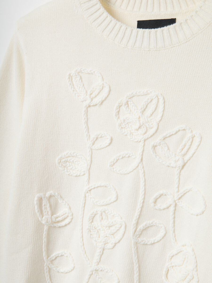 Maglione in puro cotone bianco regular fit con design floreale_1
