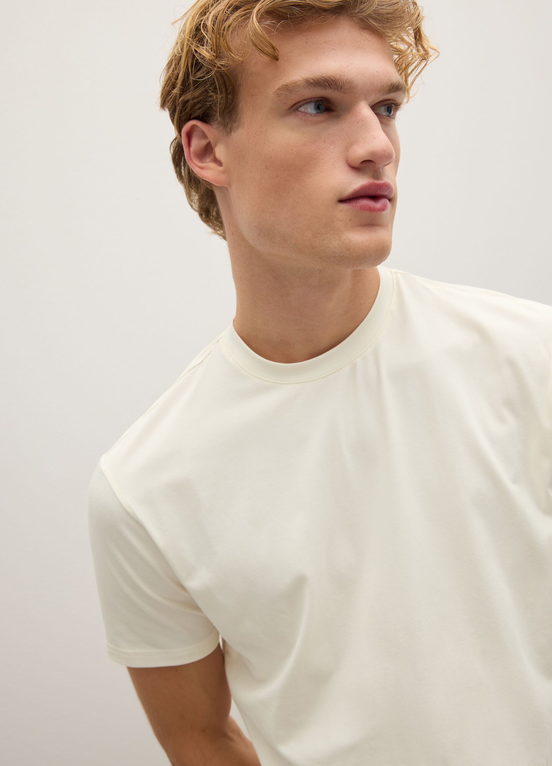 Beige cotton blend t-shirt with regular fit and stretch